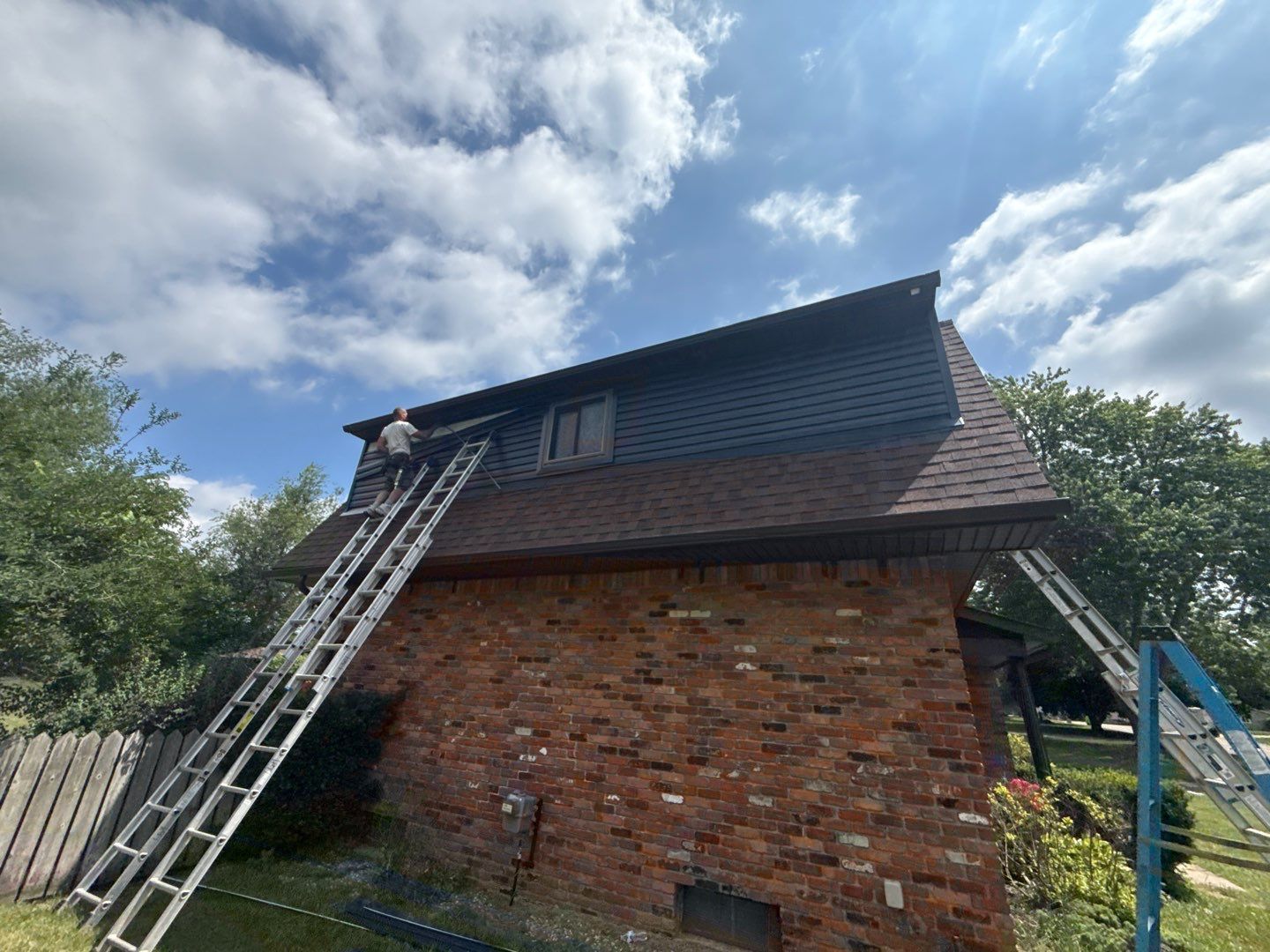 Siding Replacement using Alside Charter Oak D4.5" by 180 Contractors