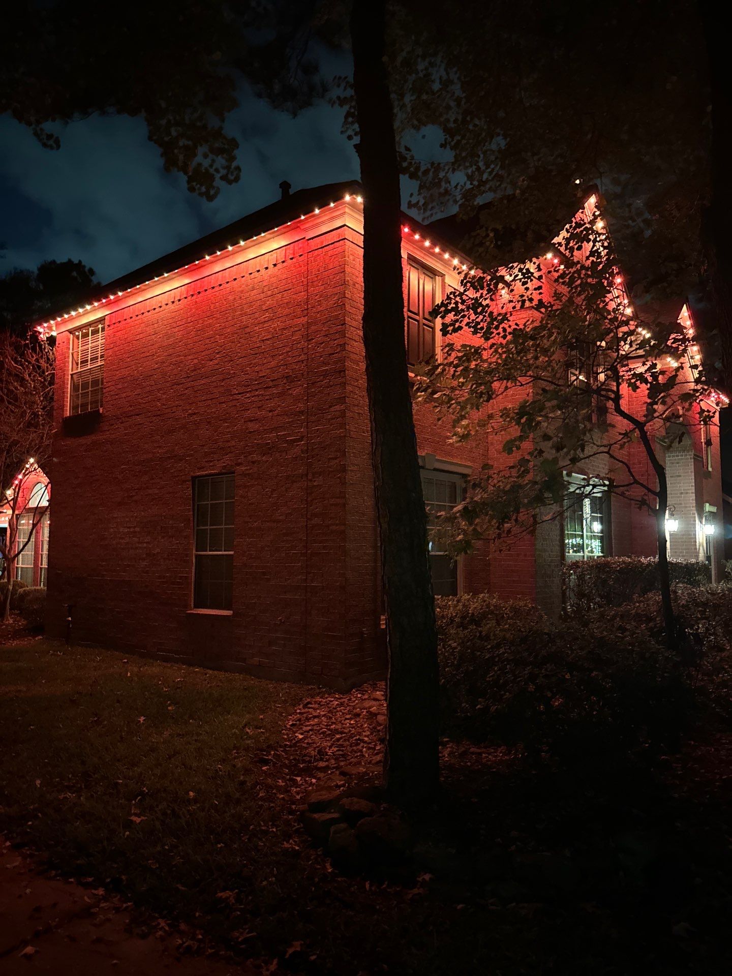 200' Oelo Permanent Holiday Lights by Sirius Roofing