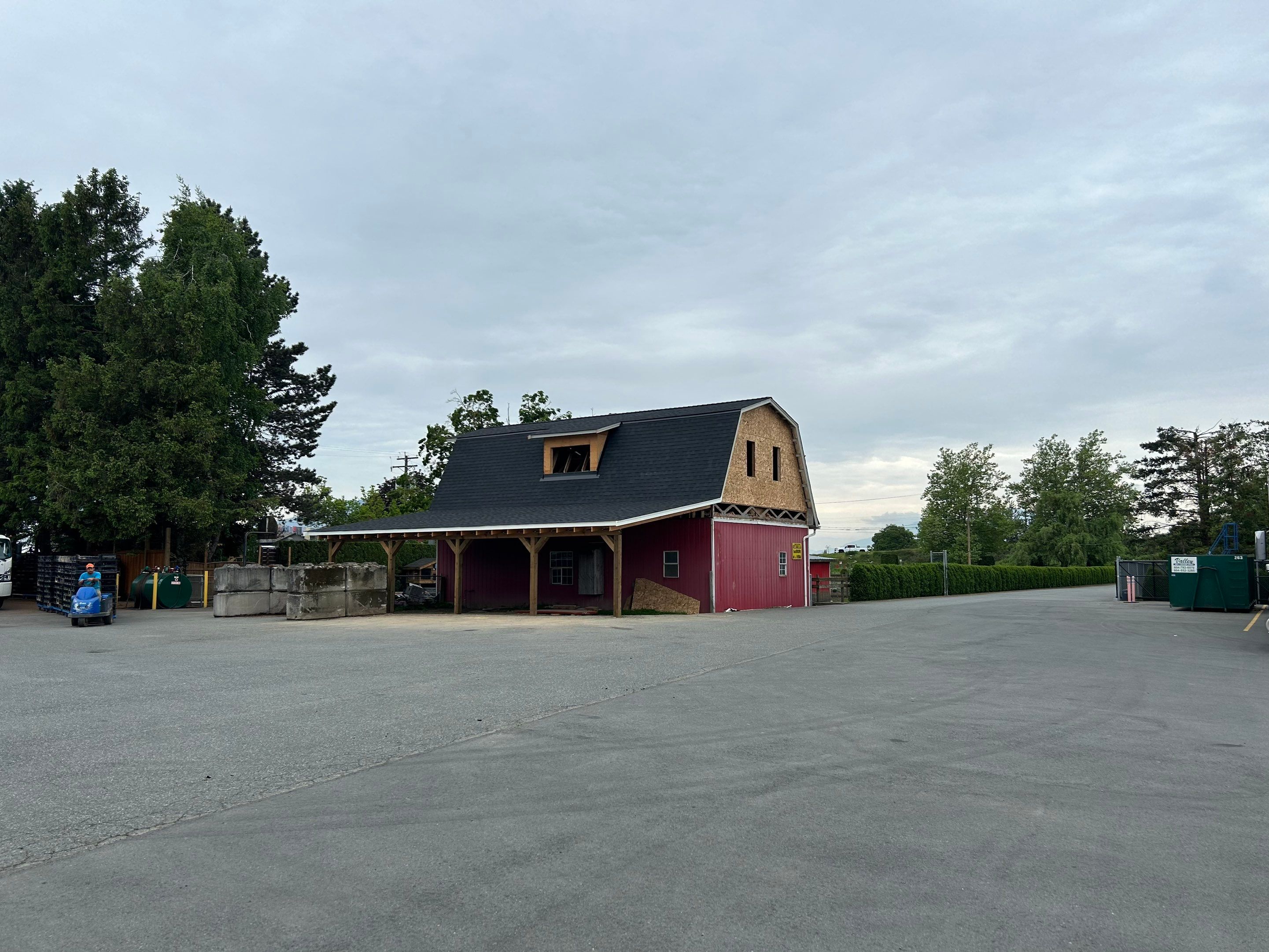 Residential Roofing Installation using OC Oakridge shingles by Top Notch Roofing Inc