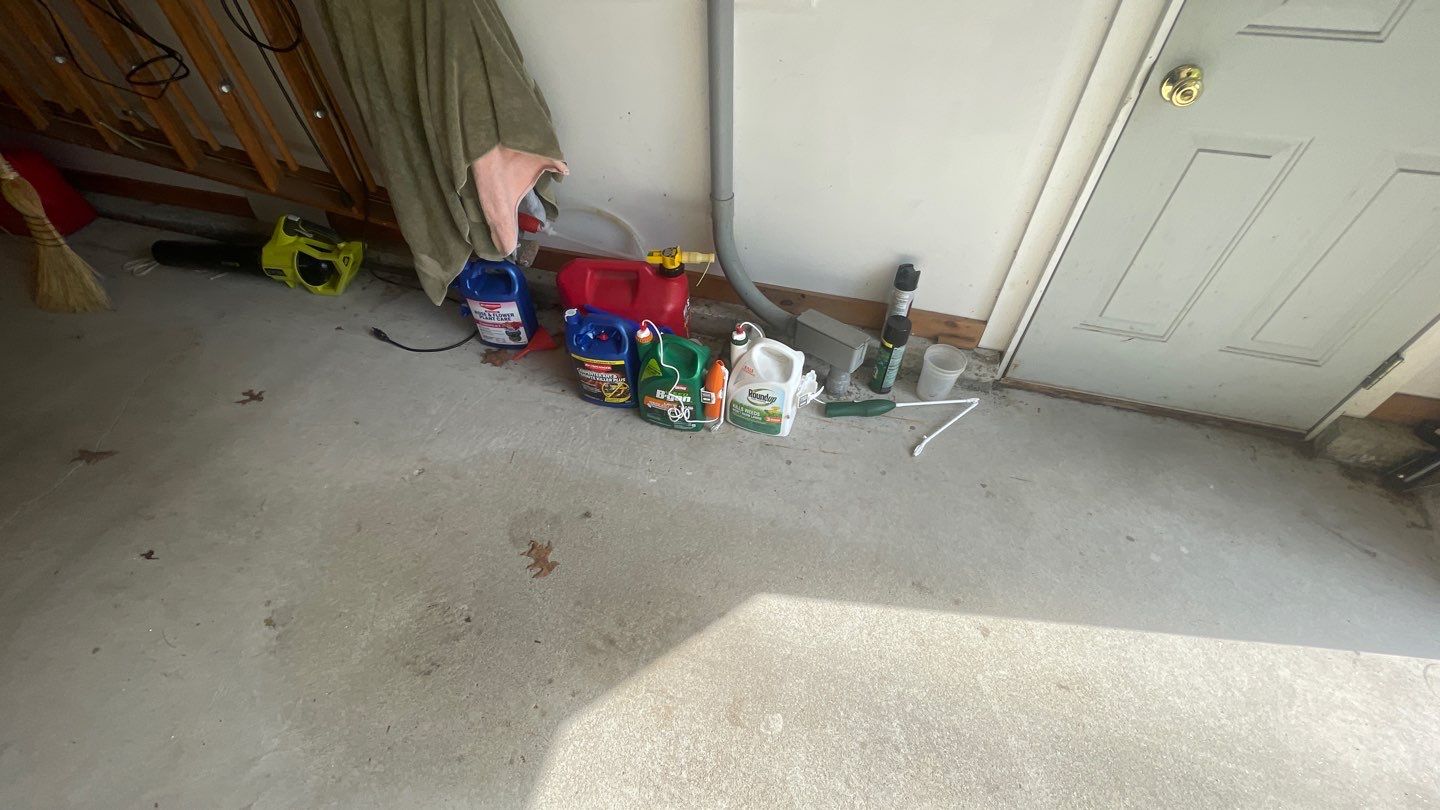 Garage in Londonderry, NH 03053 by Symphony Concrete Coatings