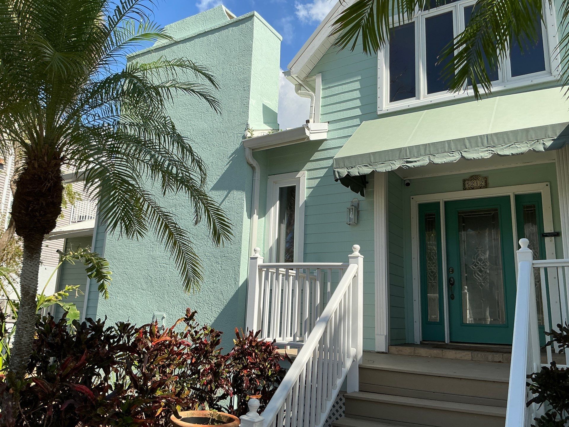 6-Inch Seamless Gutters in Siesta Key FL by Gutter Professor by Gutter Professors