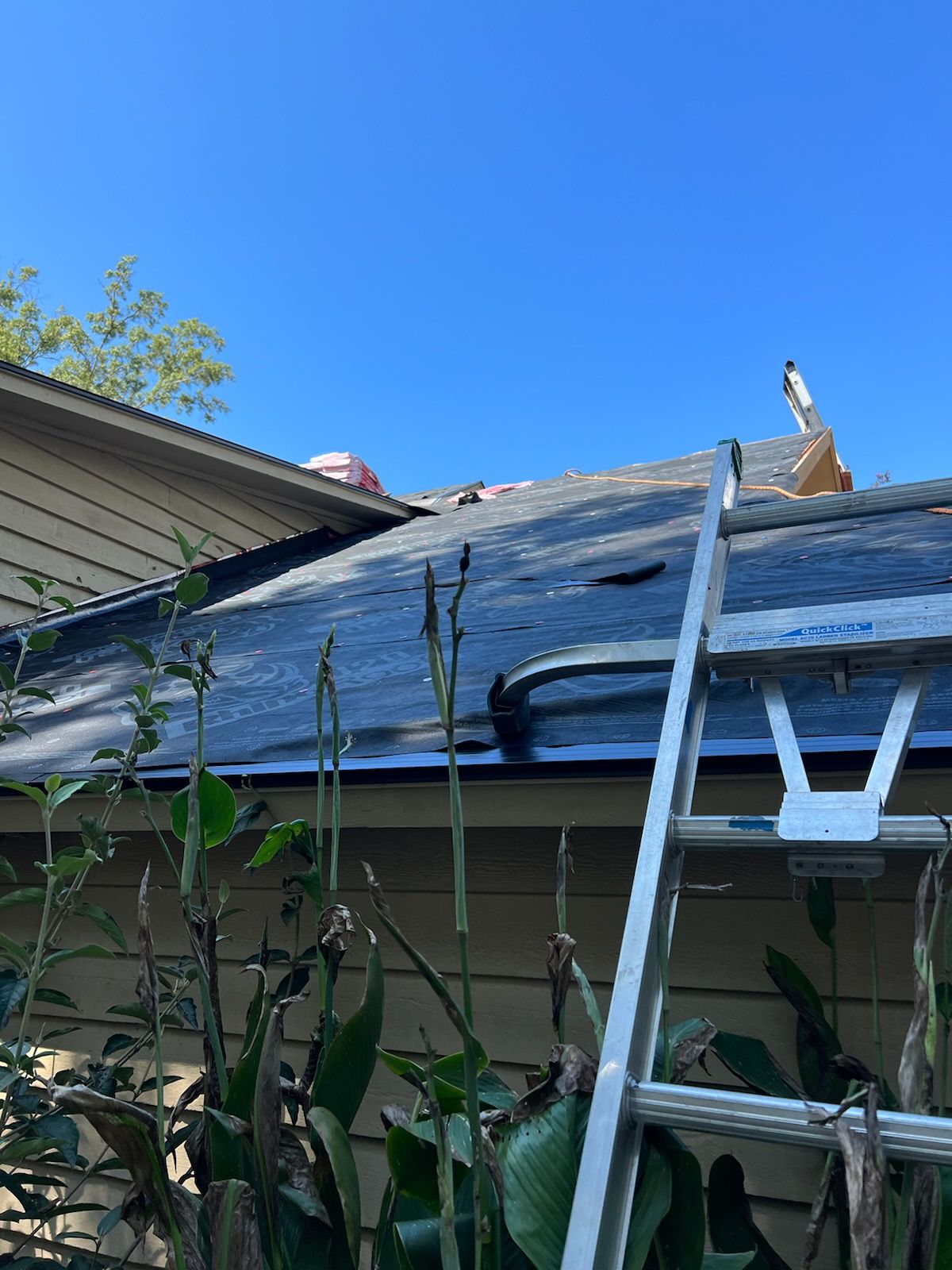 Residential Roofing Installation using Owens Corning® Oakridge Onyx Black by Indigo State Roofing