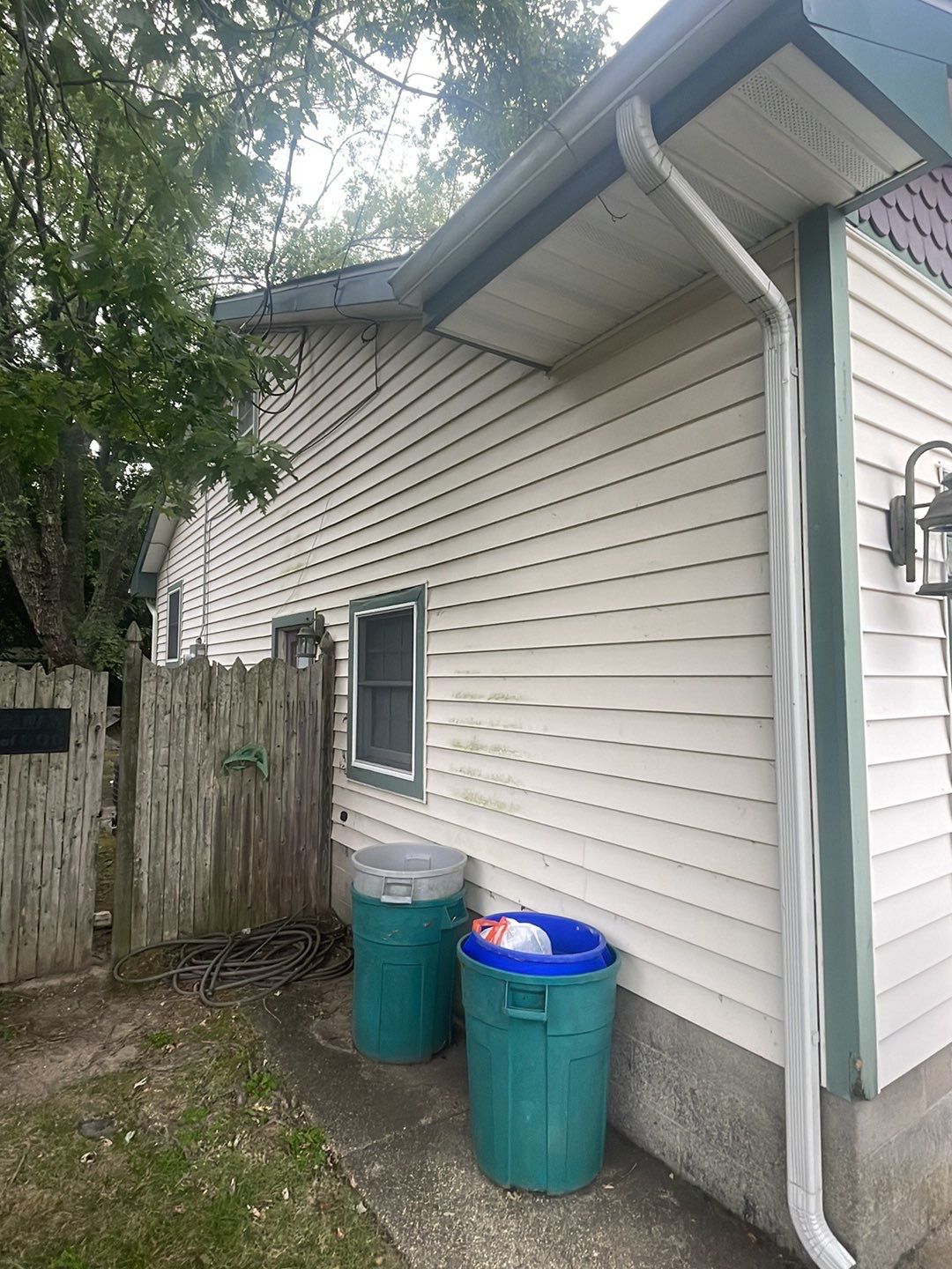 Deck Cleaning & House Wash by SJ Exterior