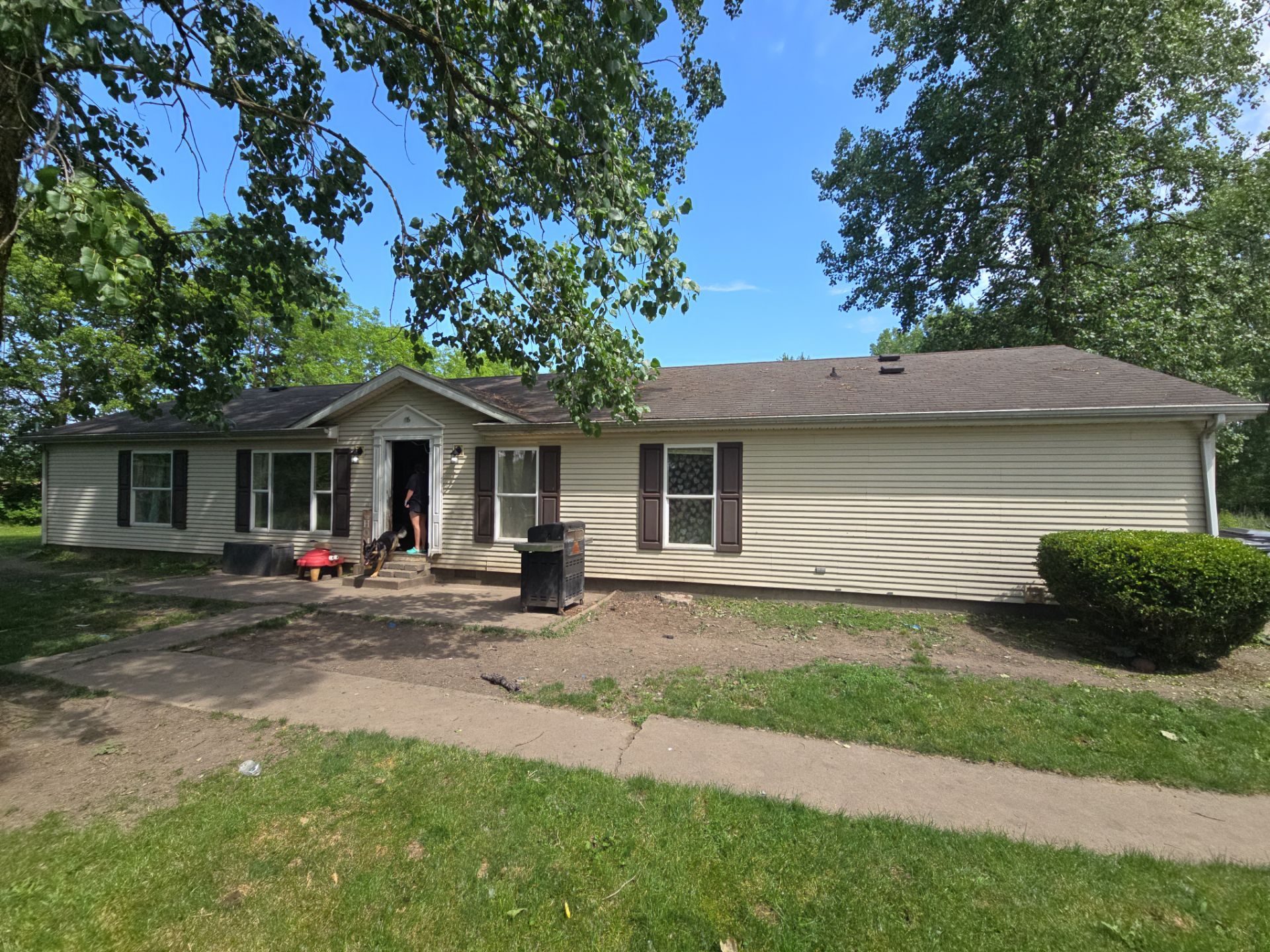 Roofing by Elite Roofing and Exteriors LLC
