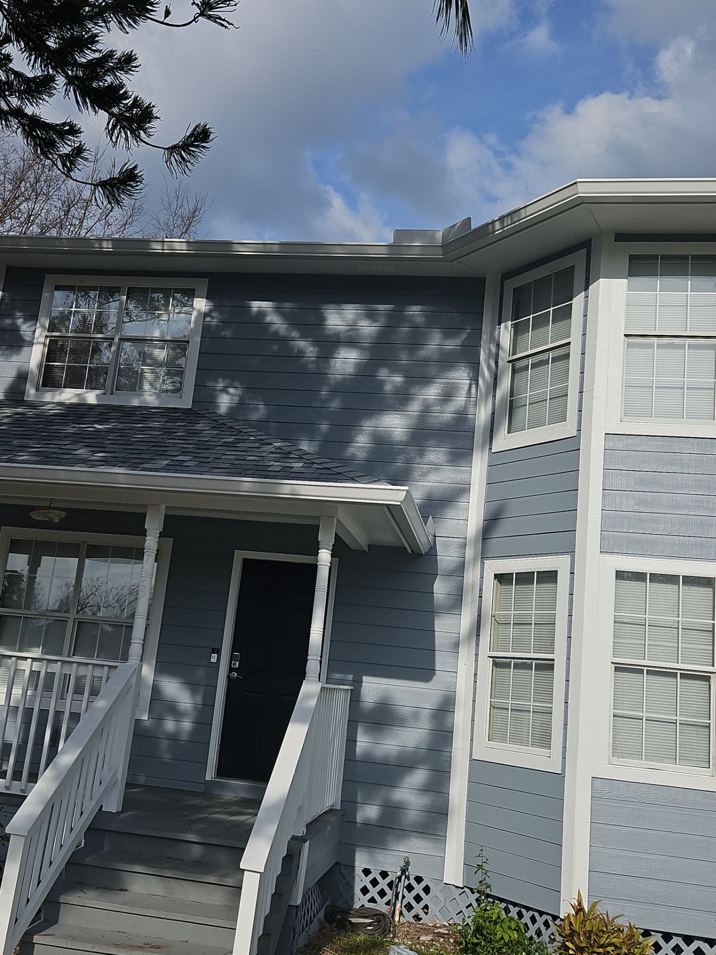 6 Inch Seamless Gutters using White Seamless Gutters in Largo FL by Gutter Professors