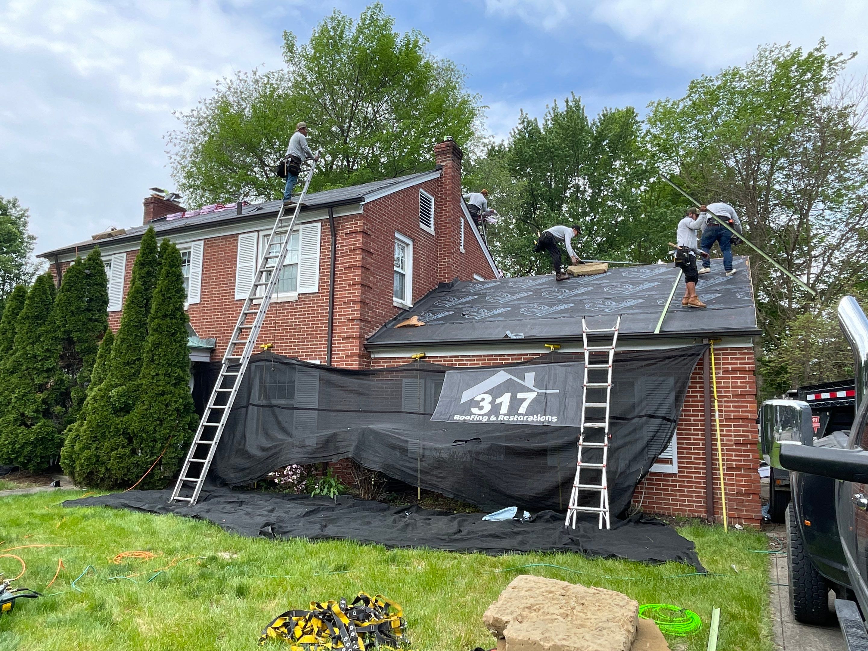 Oakridge Onyx Black and Black Gutters by 317 Roofing & Restorations