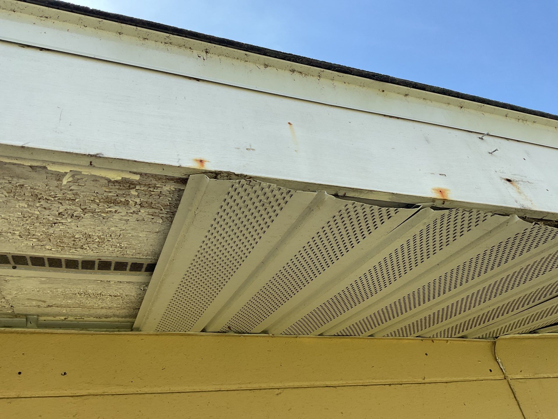Soffit and Fascia Replacement in Fort Myers FL by Gutter Professors