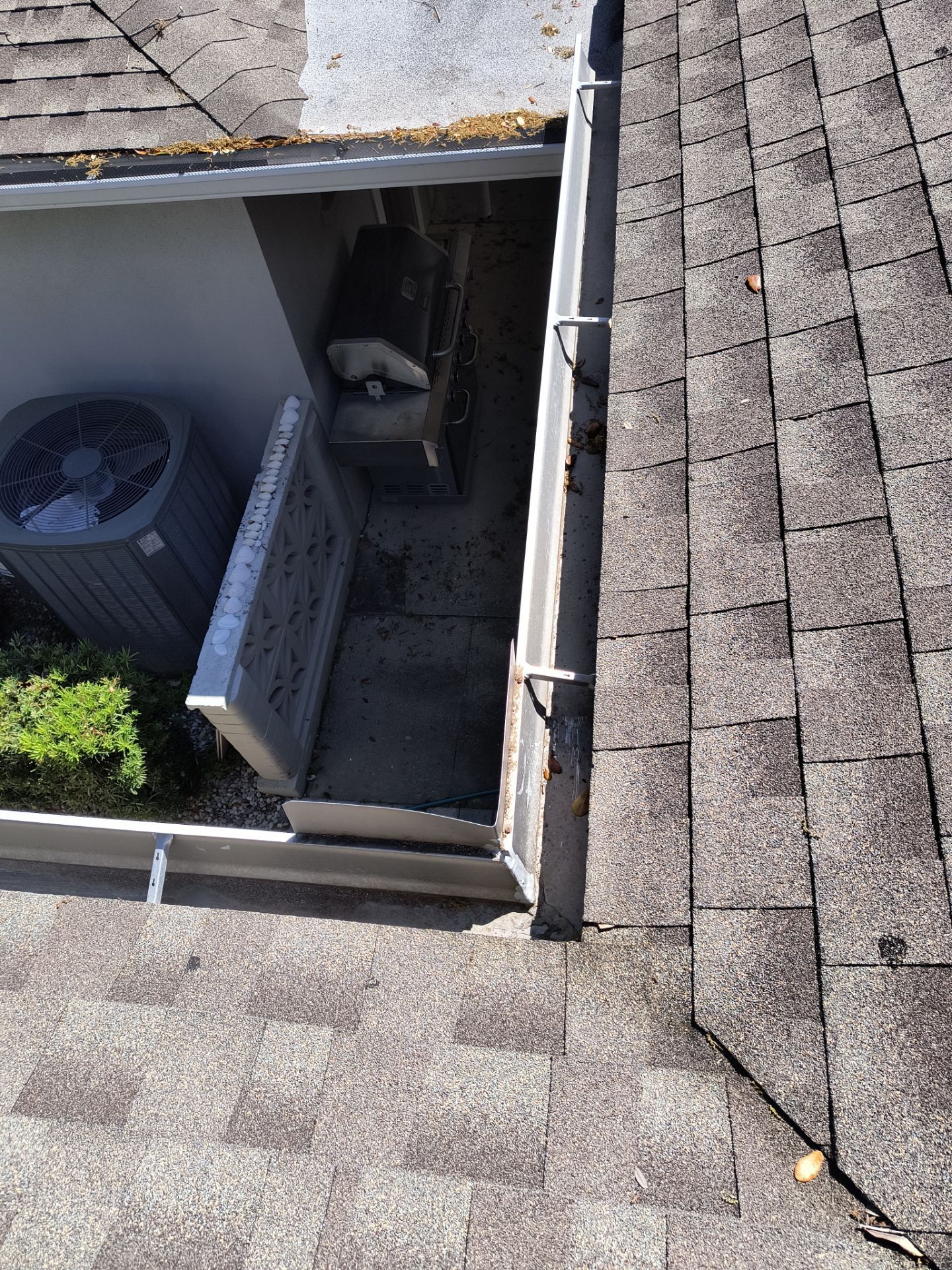 Leaf Guard using Gutter Guards in Sarasota FL by Gutter Professors