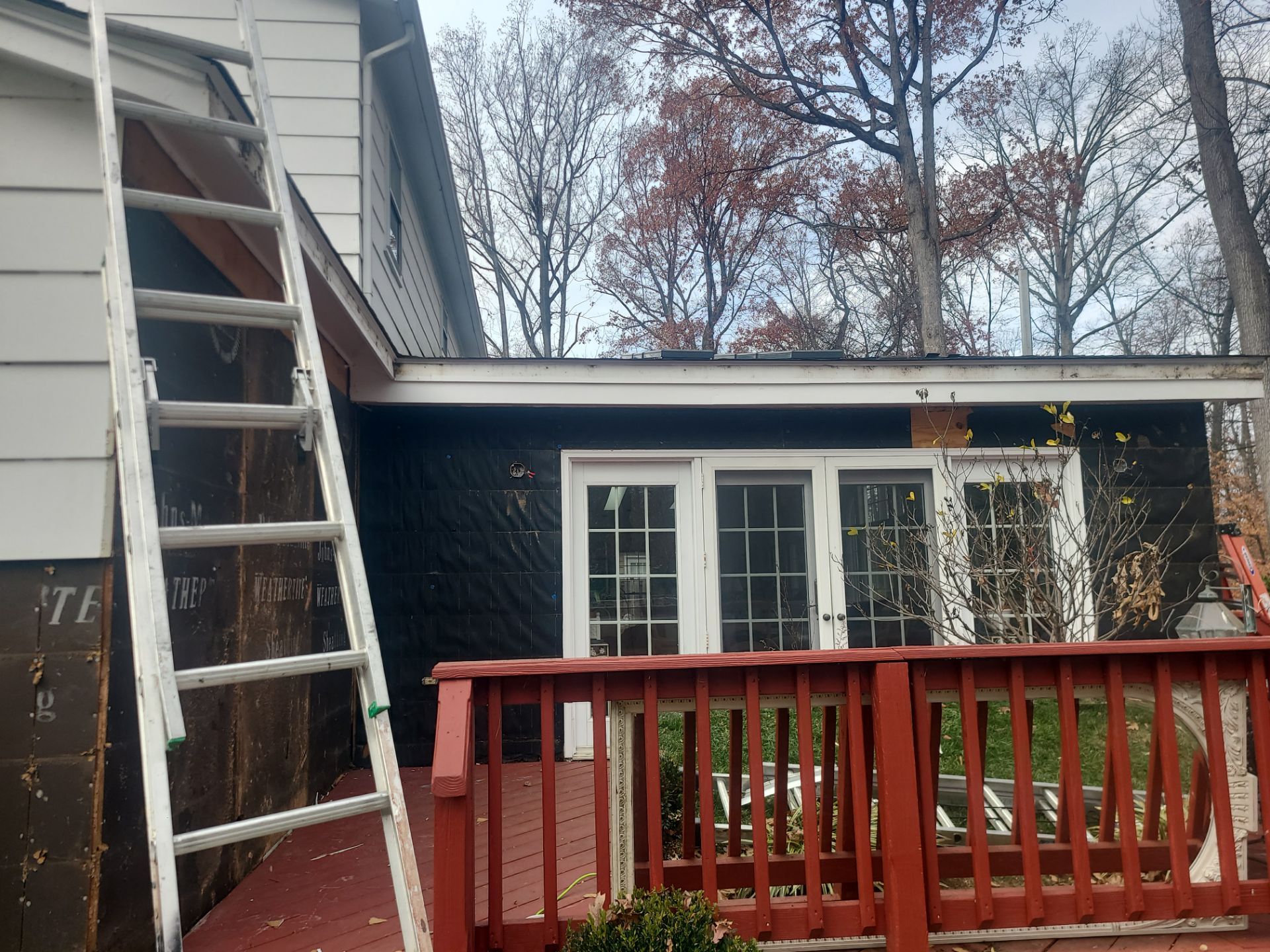 Springfield CertainTeed Charcoal Black Roof & CertainTeed Colonial White Siding by RM Banning, Inc.