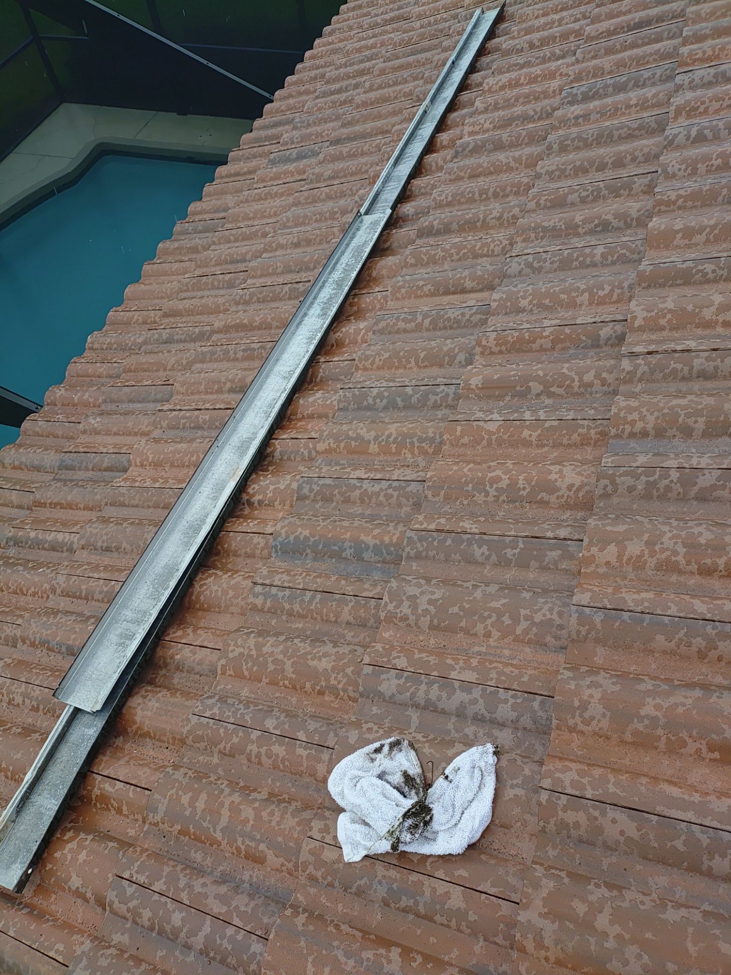 Seal Gutters & Gutter Cleaning in Sarasota FL by Gutter Professors