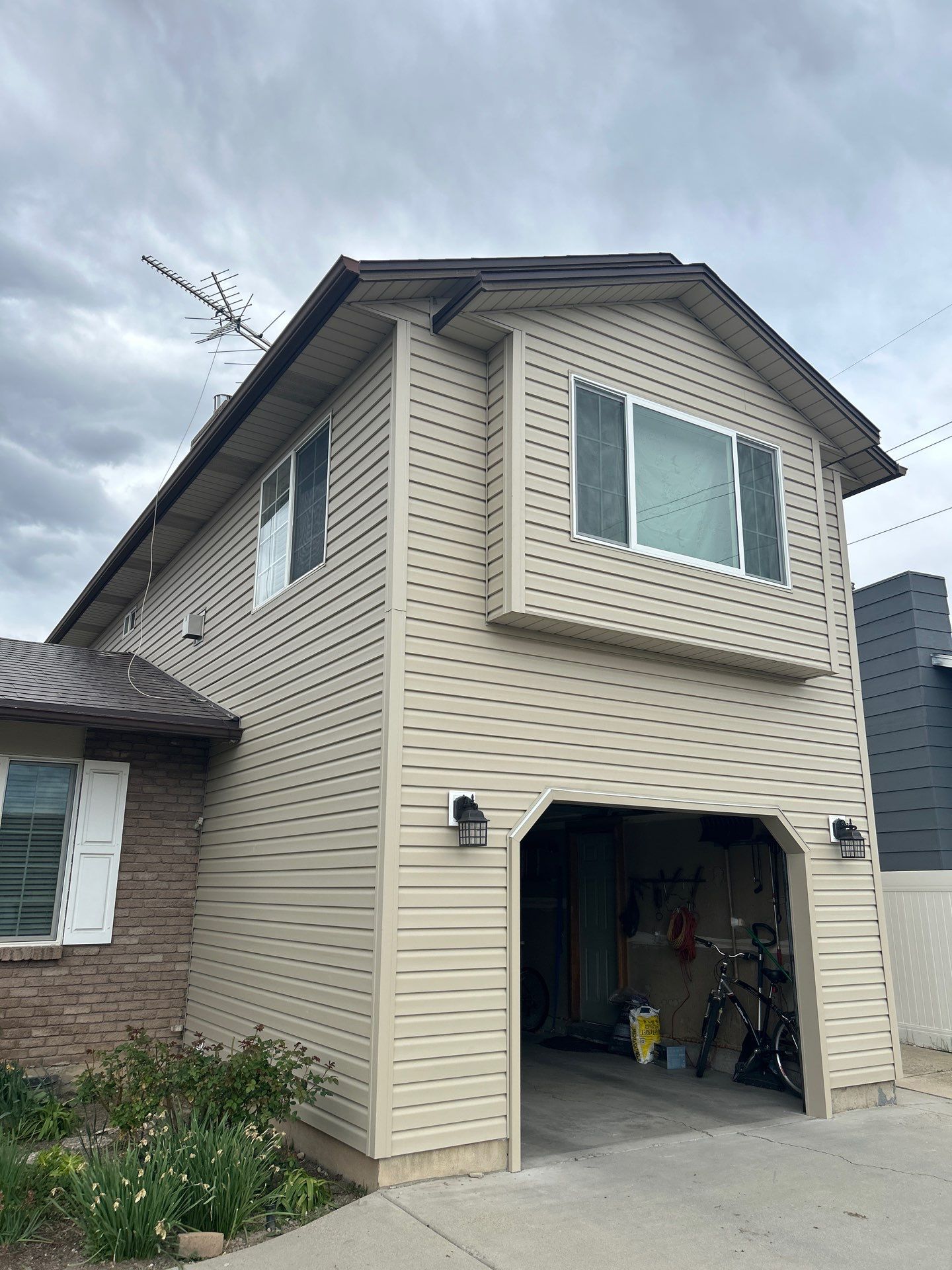 Orem | Complete Aluminum-to-Vinyl Facelift | Solid Wicker by Ideal Siding Utah