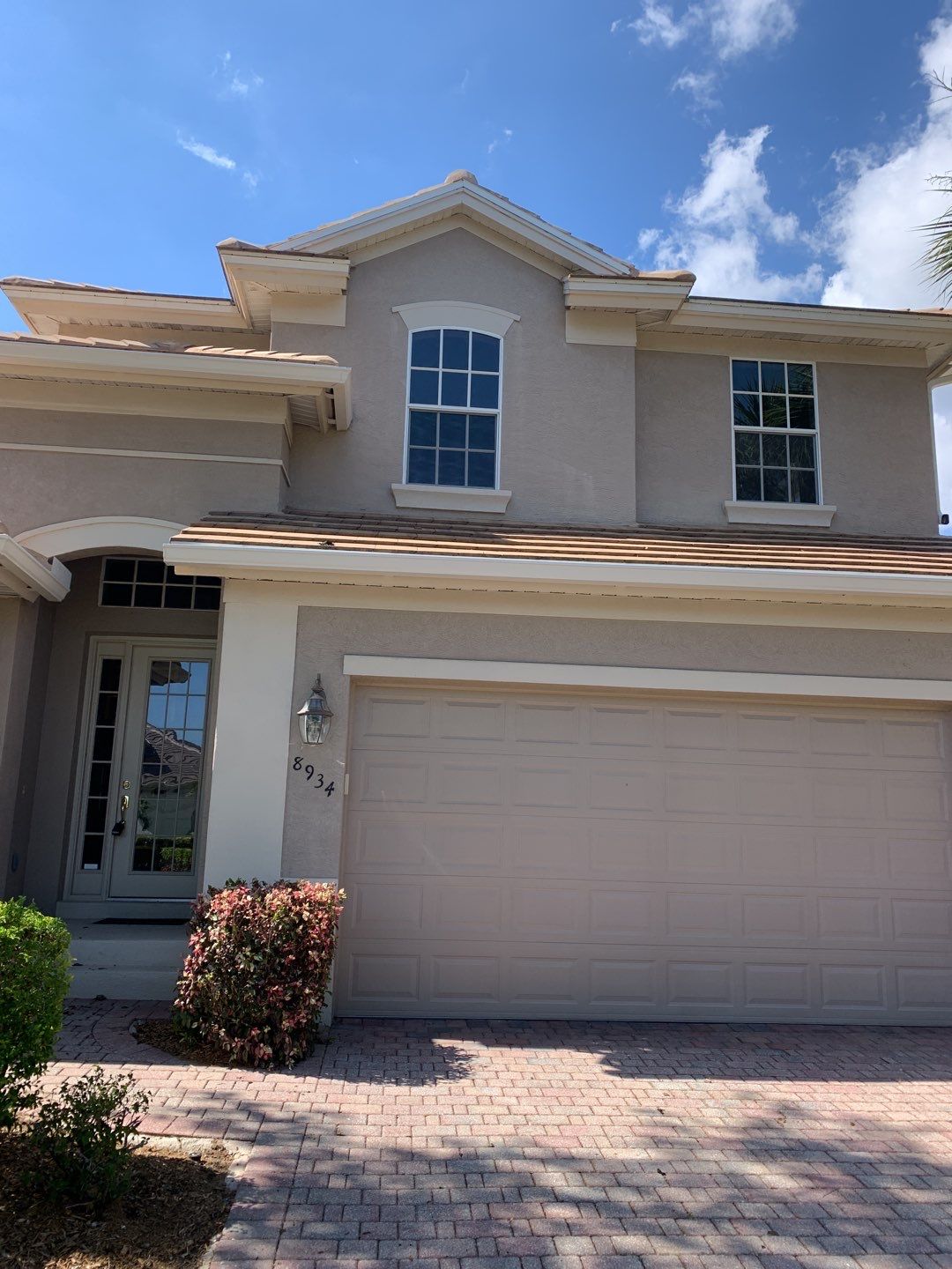 6-Inch Seamless Gutters in Fort Myers FL by Gutter Professor by Gutter Professors