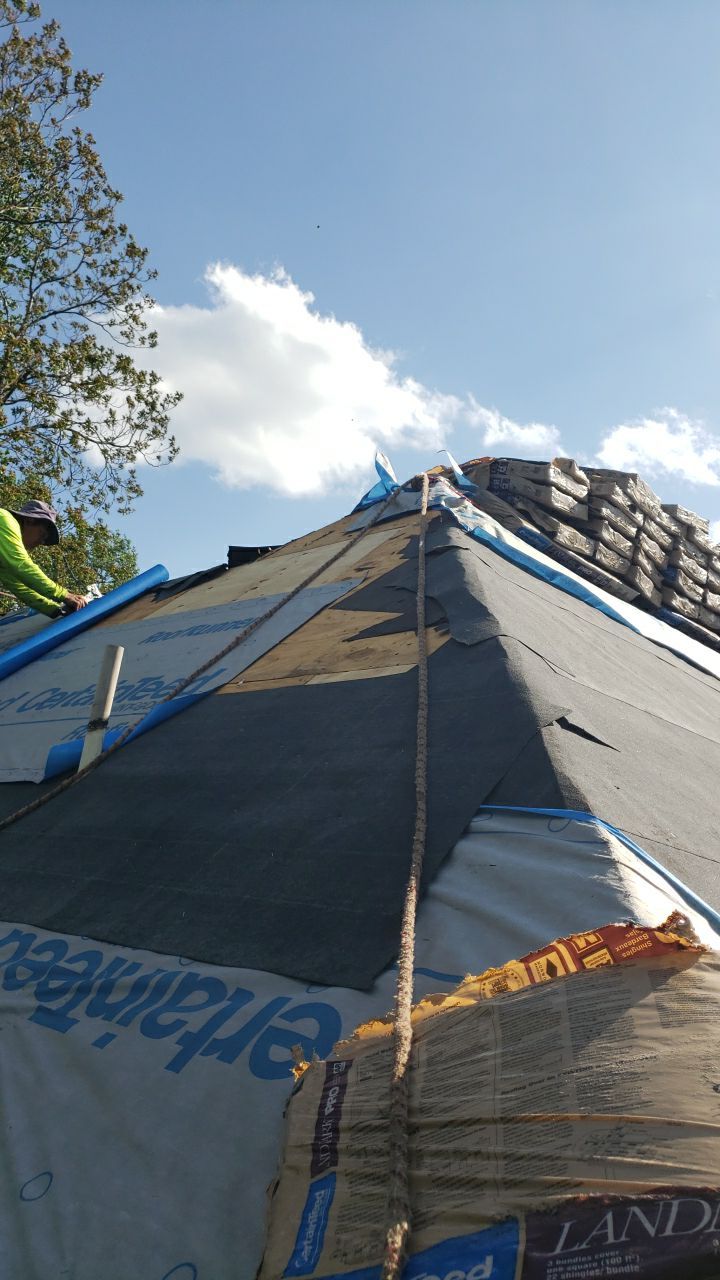 Great Falls: CertainTeed Landmark Pro Designer Shingles in Max Def Moire Black by RM Banning, Inc.