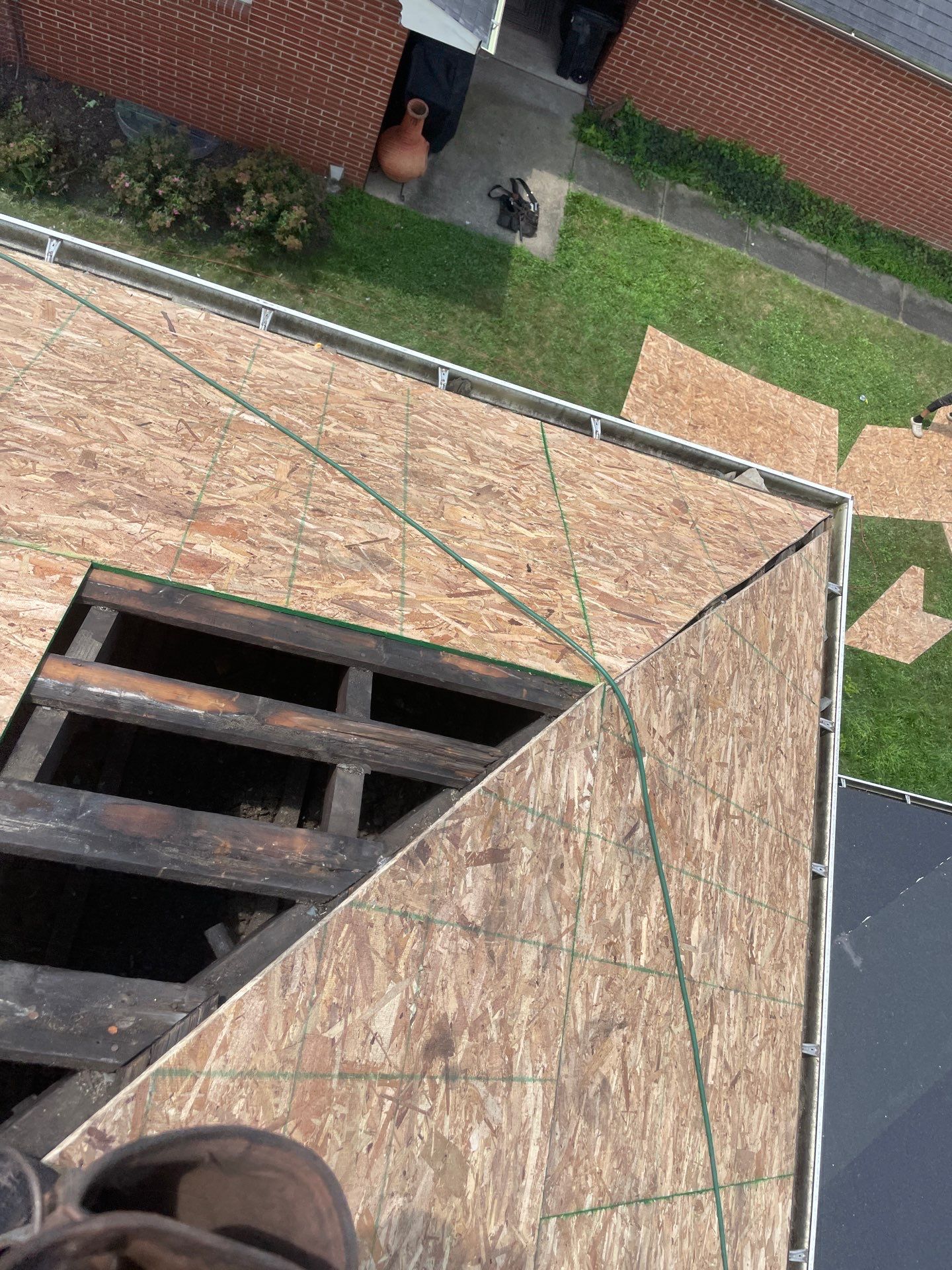 Residential Roofing Installation using GAF Timberline HDZ Charcoal by Rainstoppers Roofing