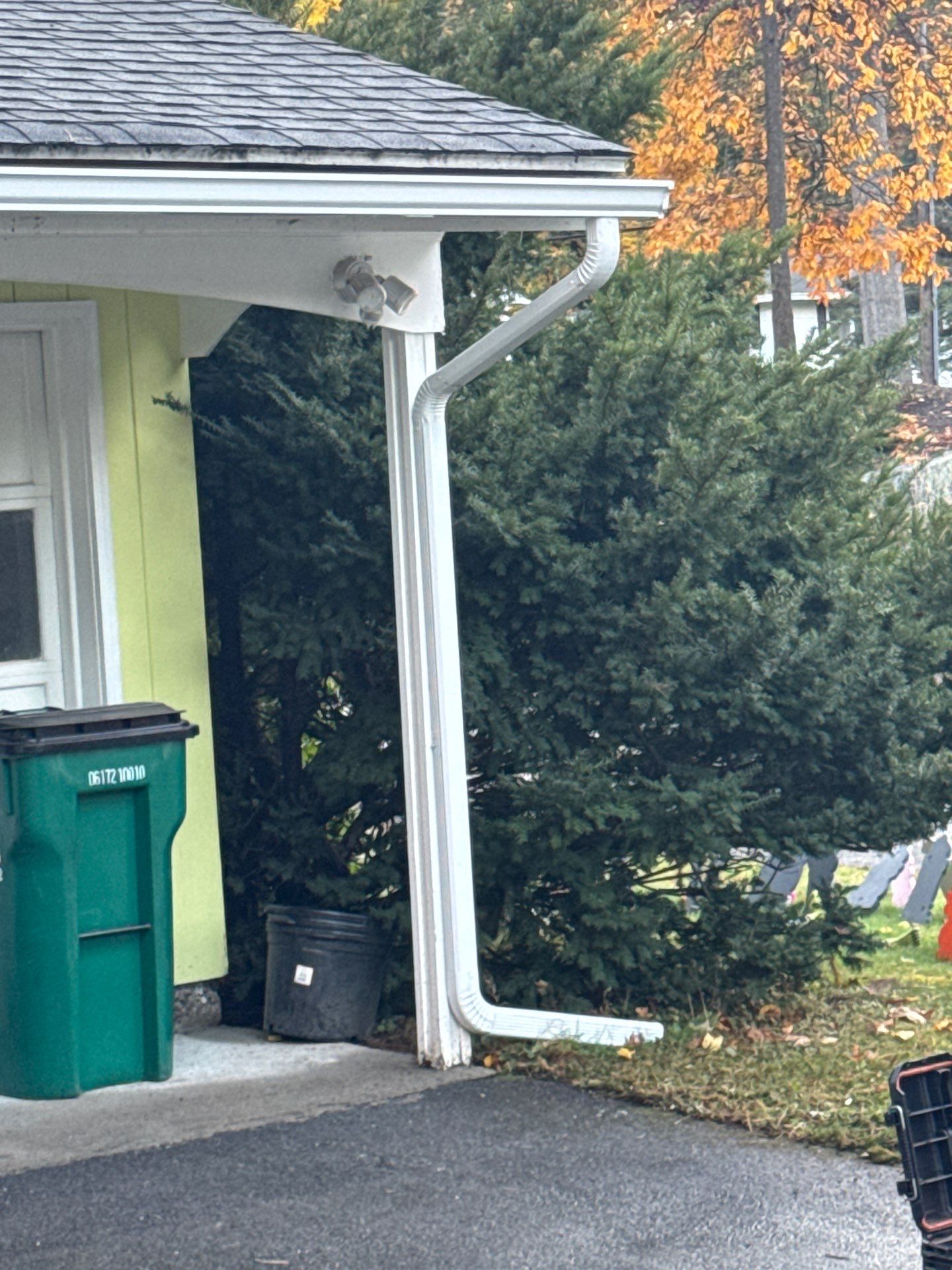 Chelmsford Exterior Repair: Siding, Gutters & Roof Cleaning by Mighty Dog Roofing of Greater Middlesex County