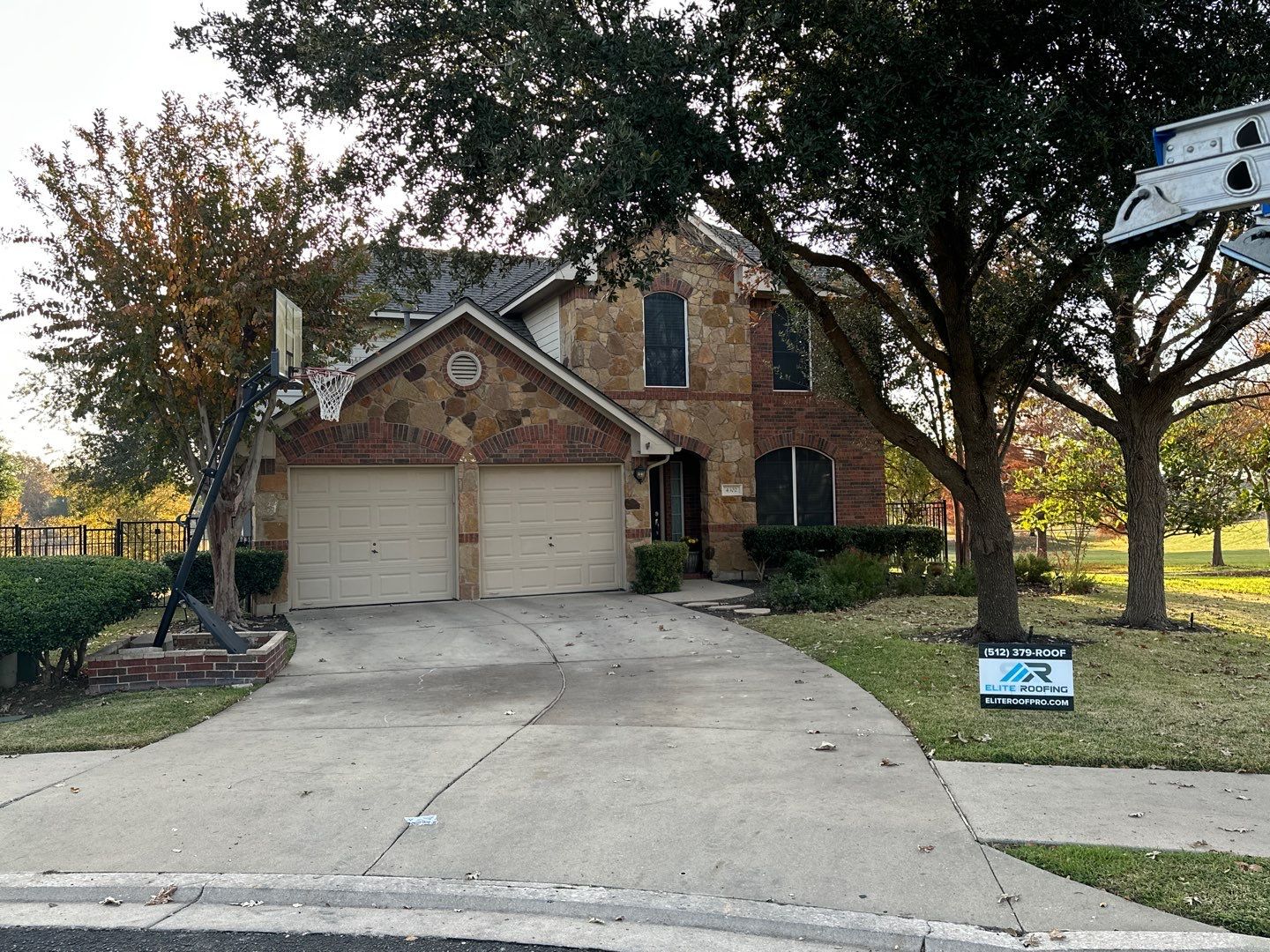 GAF HDZ - Weathered Wood by Elite Roofing LLC