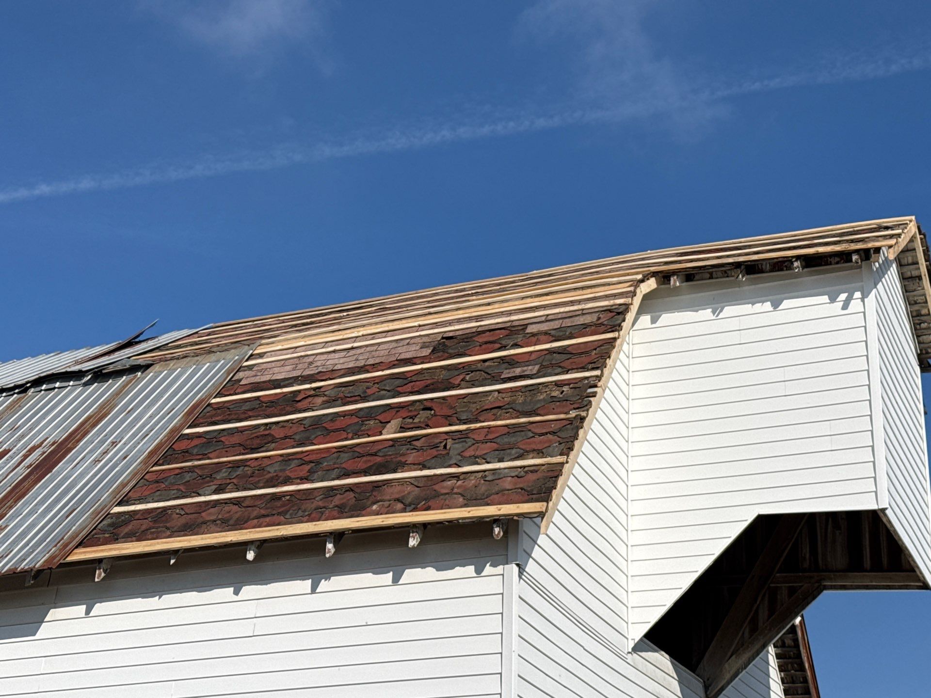 Commercial Roofing Installation using Perfromance Panel Metal - Black by RoofX 