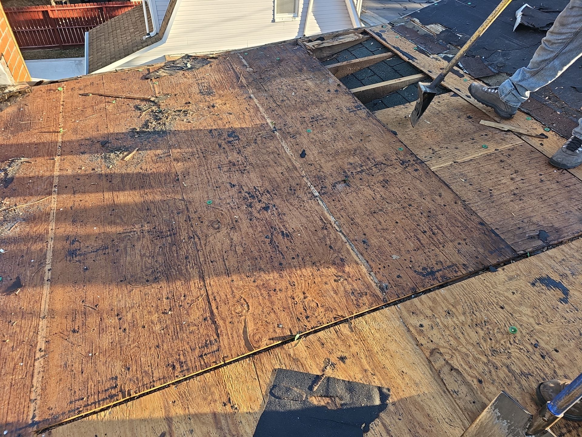 Metal Roof Replacement and Repair by Winchester Roofing