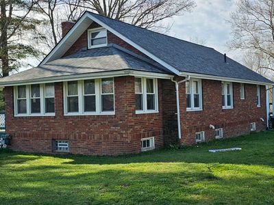 ATLAS PINNACLE COLOR: COASTAL GRANITE DRIP EDGE: BLACK