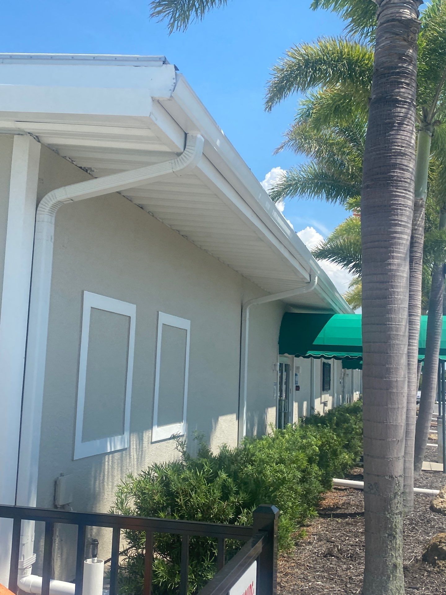 Commercial Seamless Gutter Installation in Palmetto FL by Gutter Professors