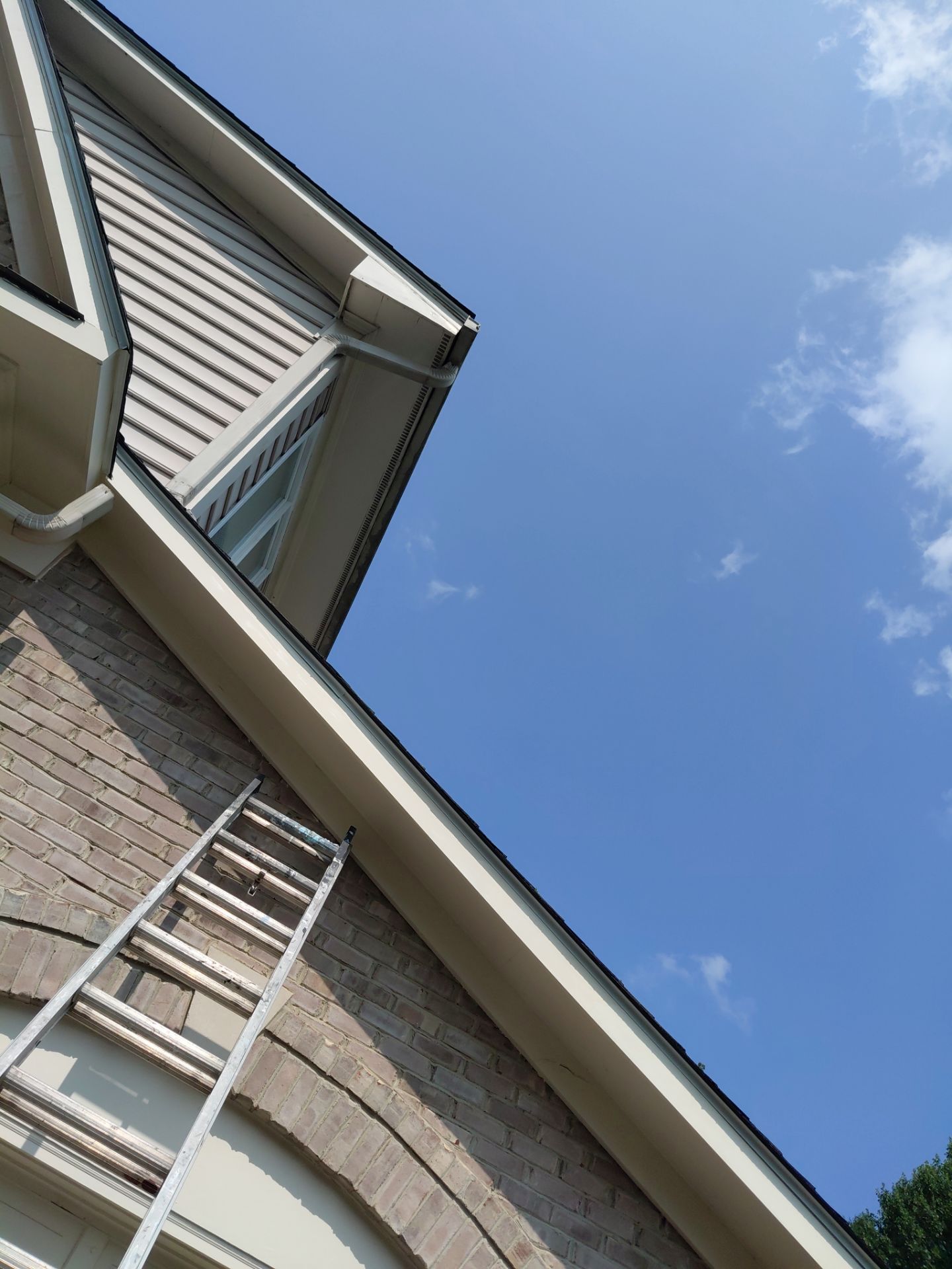 Great Falls : residential Roof with CertainTeed Landmark Pro in Max Def Moire Black  by RM Banning, Inc.