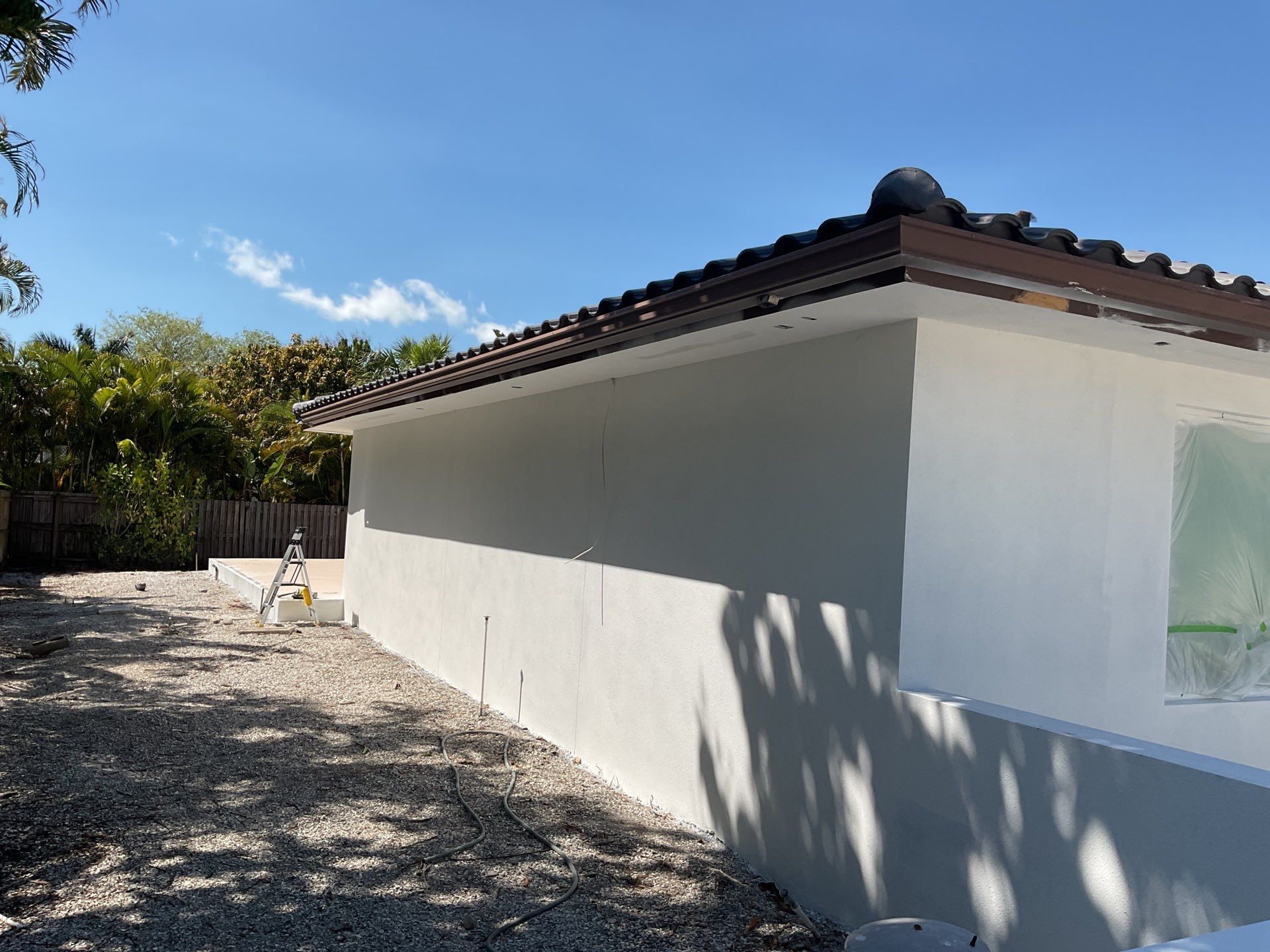 6 Inch Seamless Gutters using bronze gutters in Sarasota FL by Gutter Professors