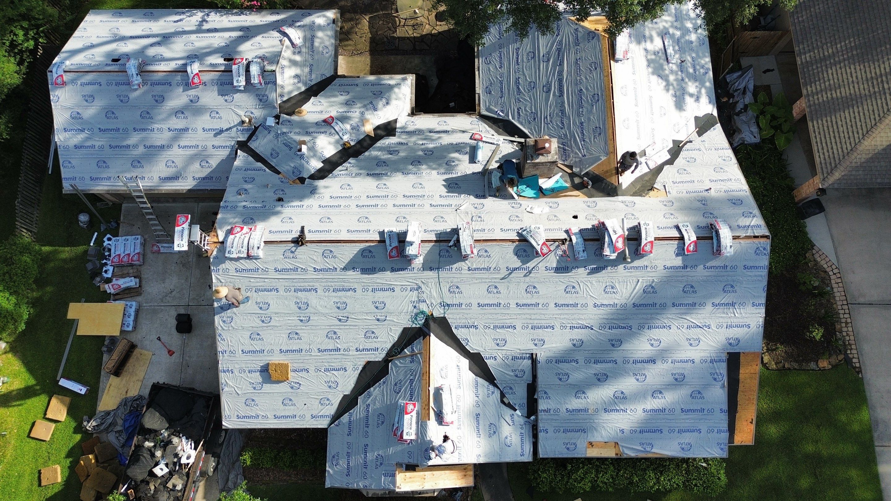 Kingwood Roof Installation using Atlas Pinnacle Pristine by Modern BYLT Roofing & Construction