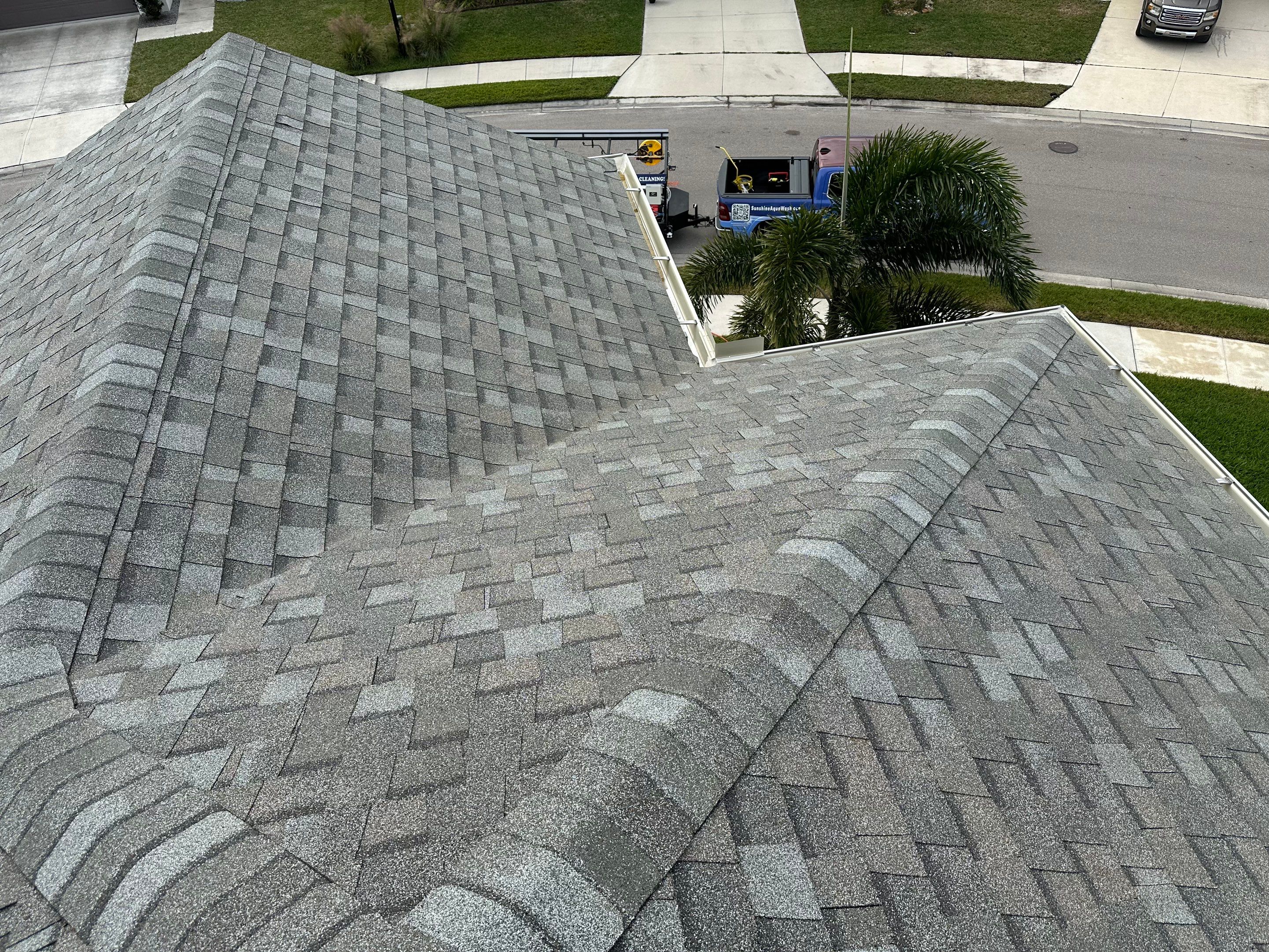 Roof Cleaning, Driveway Cleaning & Paver Patio Cleaning in Willow Palms Estates, Palmetto, FL | Sunshine AquaWash by Sunshine AquaWash