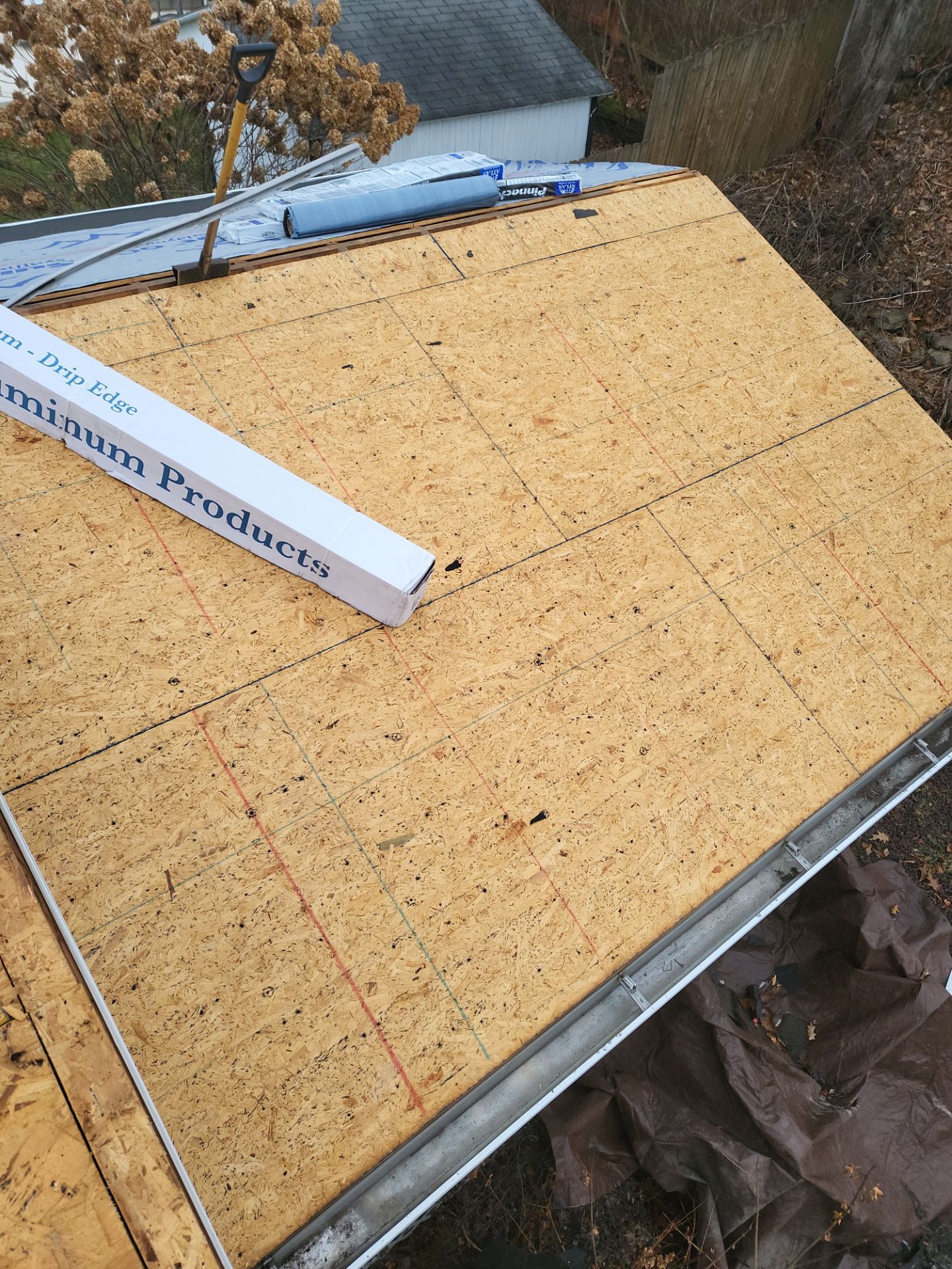 Atlas Pinnacle, Color: Oyster Shell, Drip Edge: White by Eagle Eye Roofing