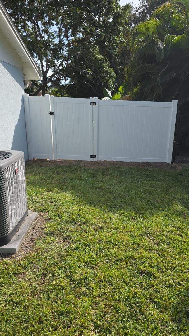 Vinyl Fence Replacement in Naples by True Fence LLC