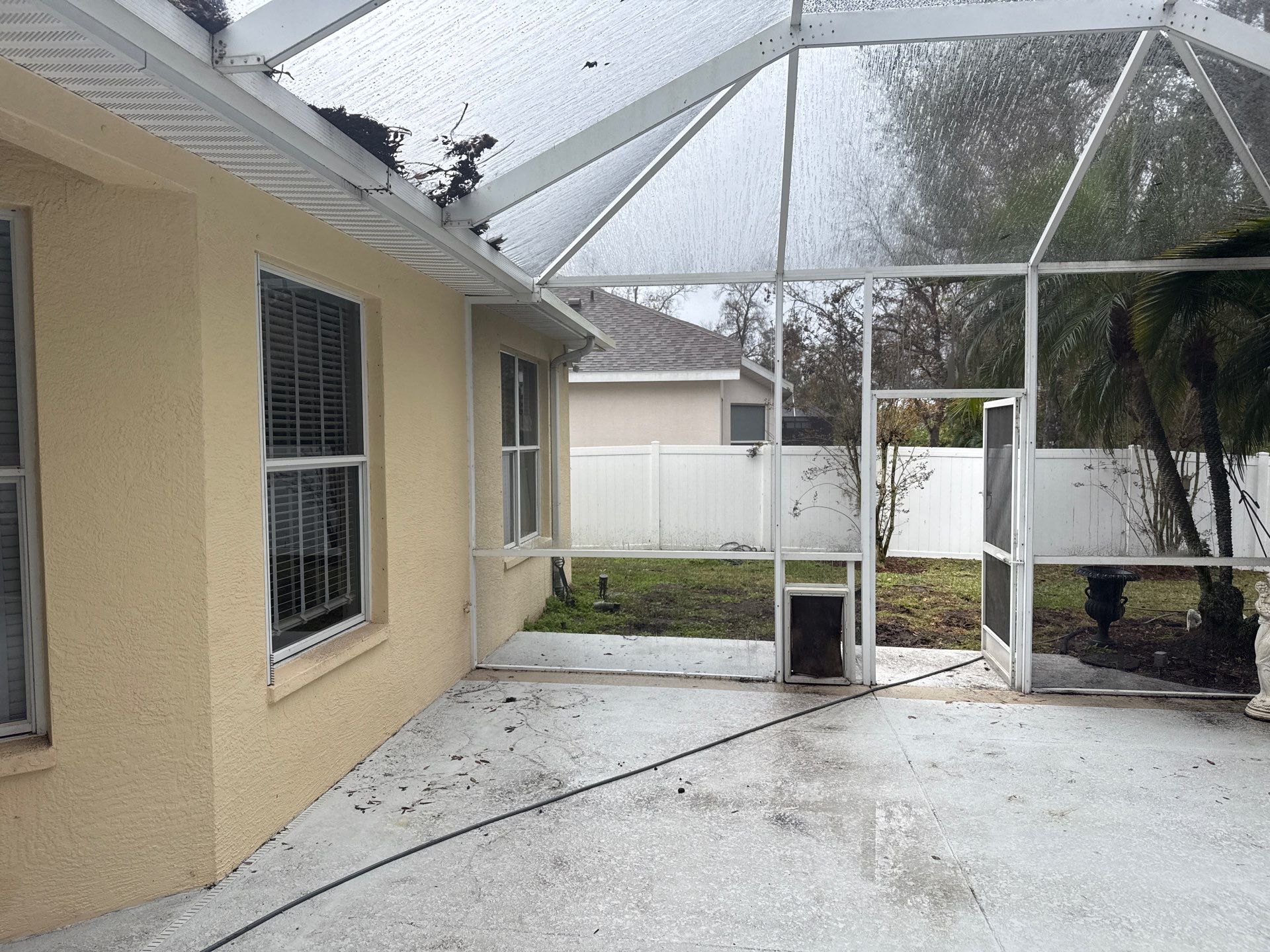 Lanai & Screen Enclosure Cleaning, Paver and Fence Cleaning by Sunshine AquaWash
