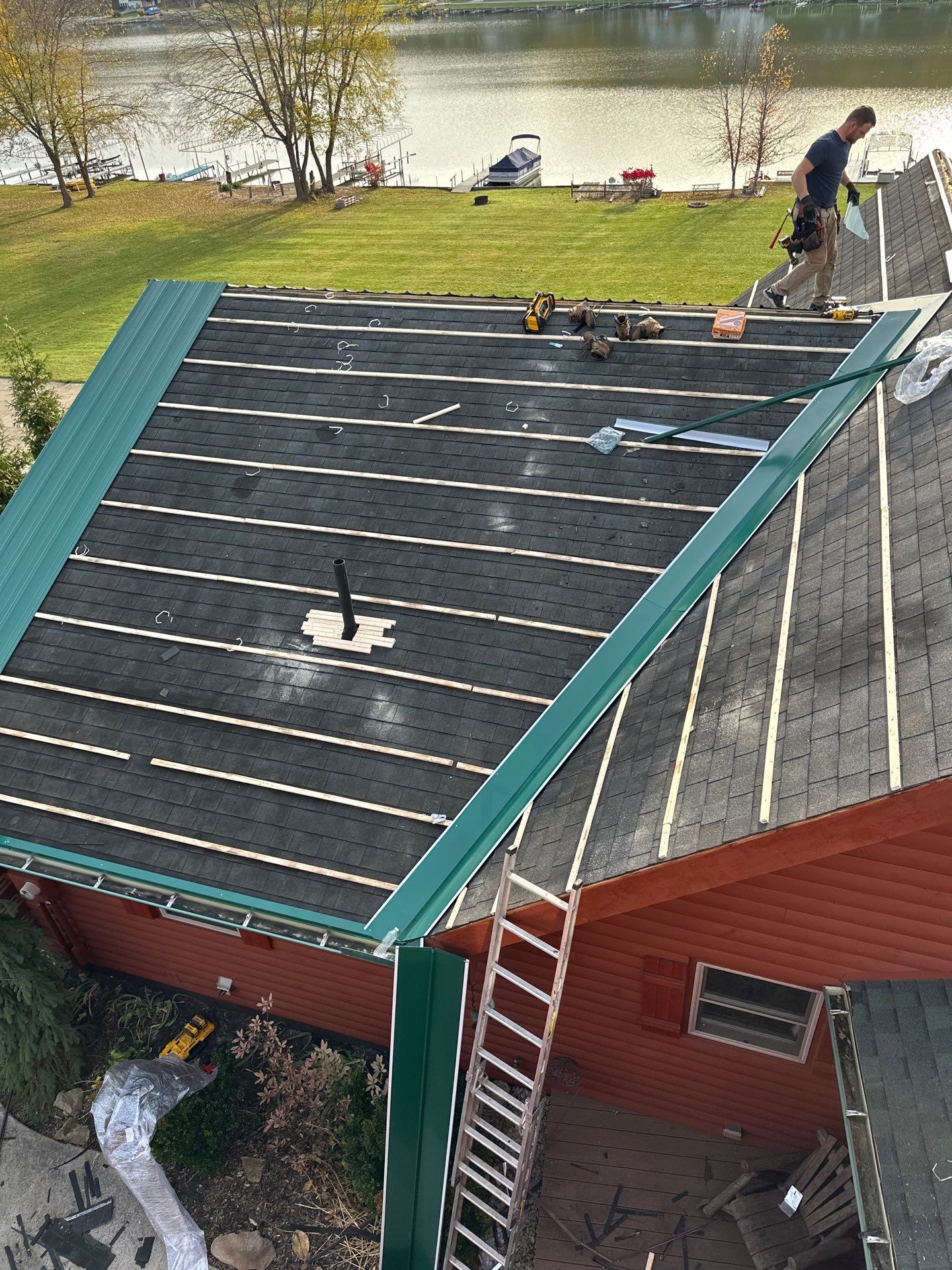 Alpha Rib, Color: Ivy Green by Eagle Eye Roofing