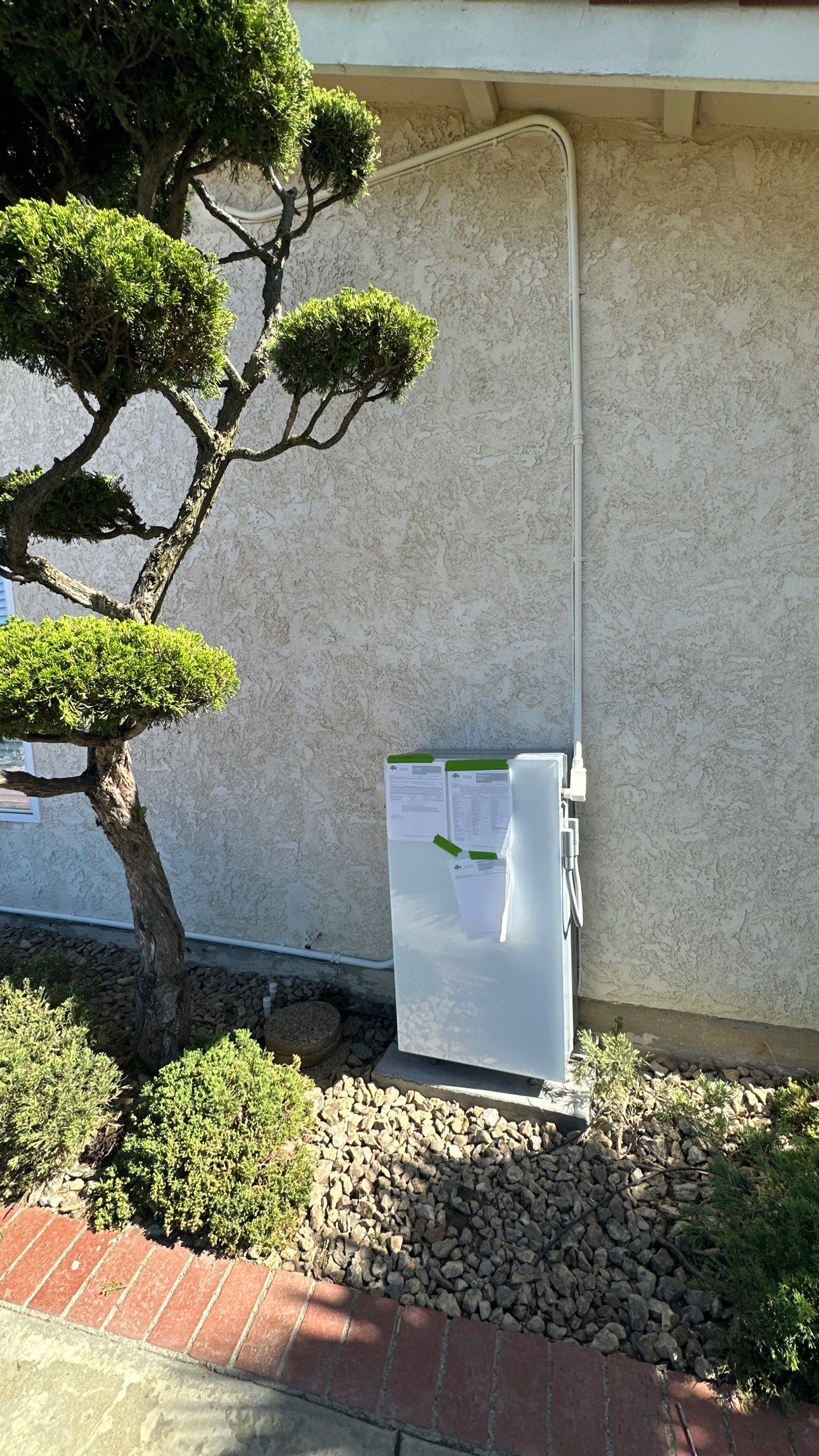 Solar Energy System and Tesla Powerwall Installation in Thousand Oaks by AWS Solar
