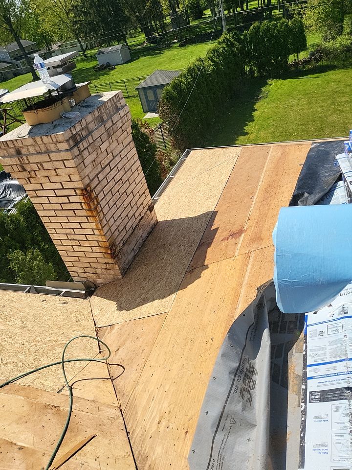 ATLAS PINNACLE COLOR: SUMMER STORM DRIP EDGE: WHITE by Eagle Eye Roofing