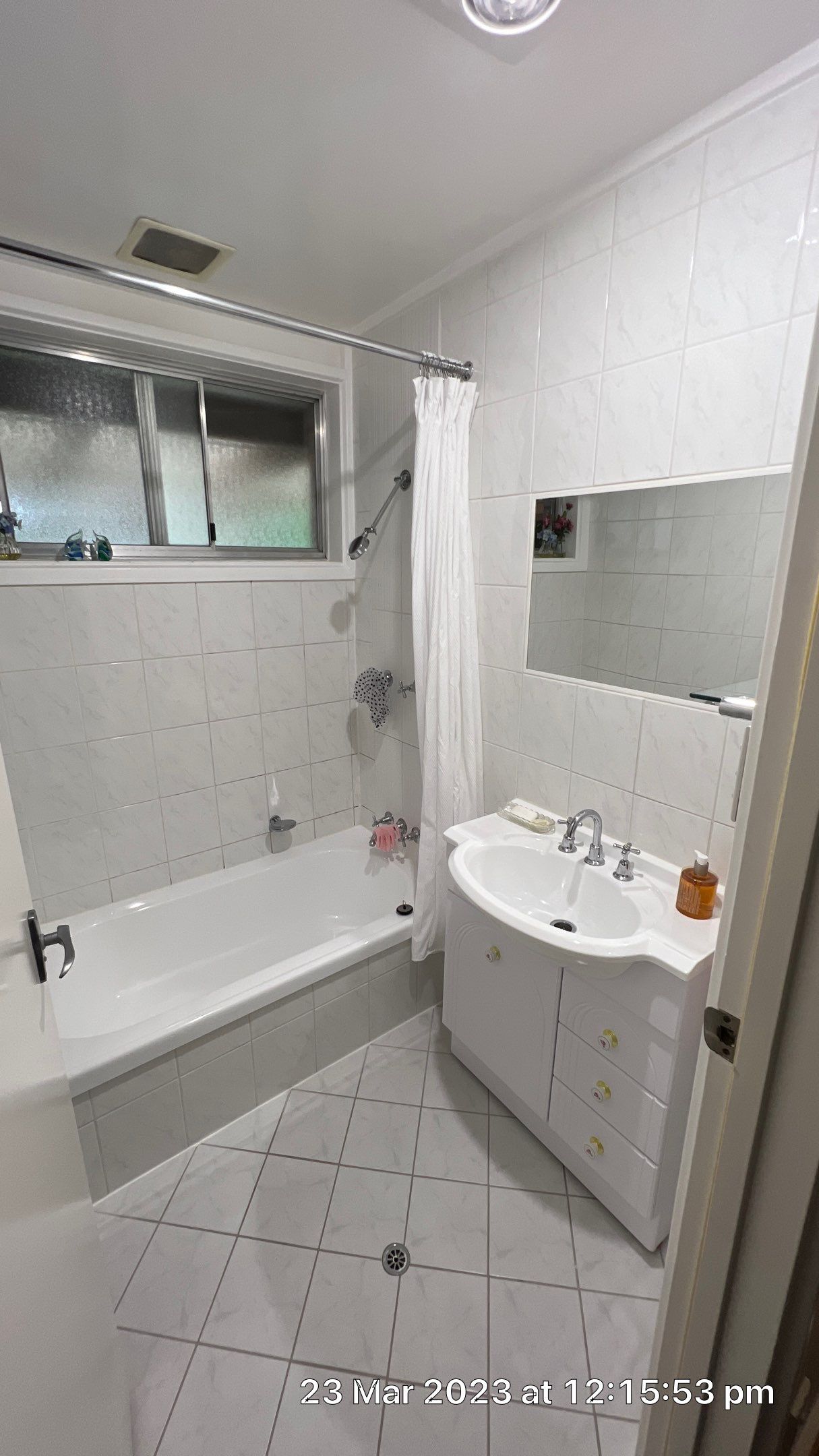 Main Bathroom, Toilet & Laundry Renovation by Re-seal Bathrooms