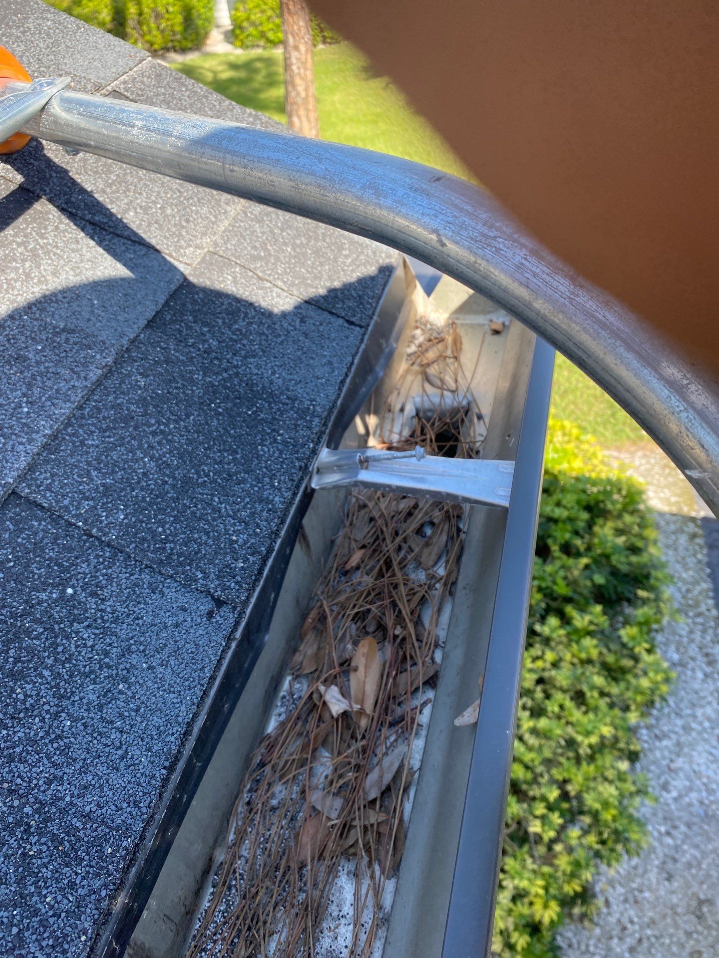 Gutter cleaning all buildings are the same for 6 units in Fort Myers FL by Gutter Professors