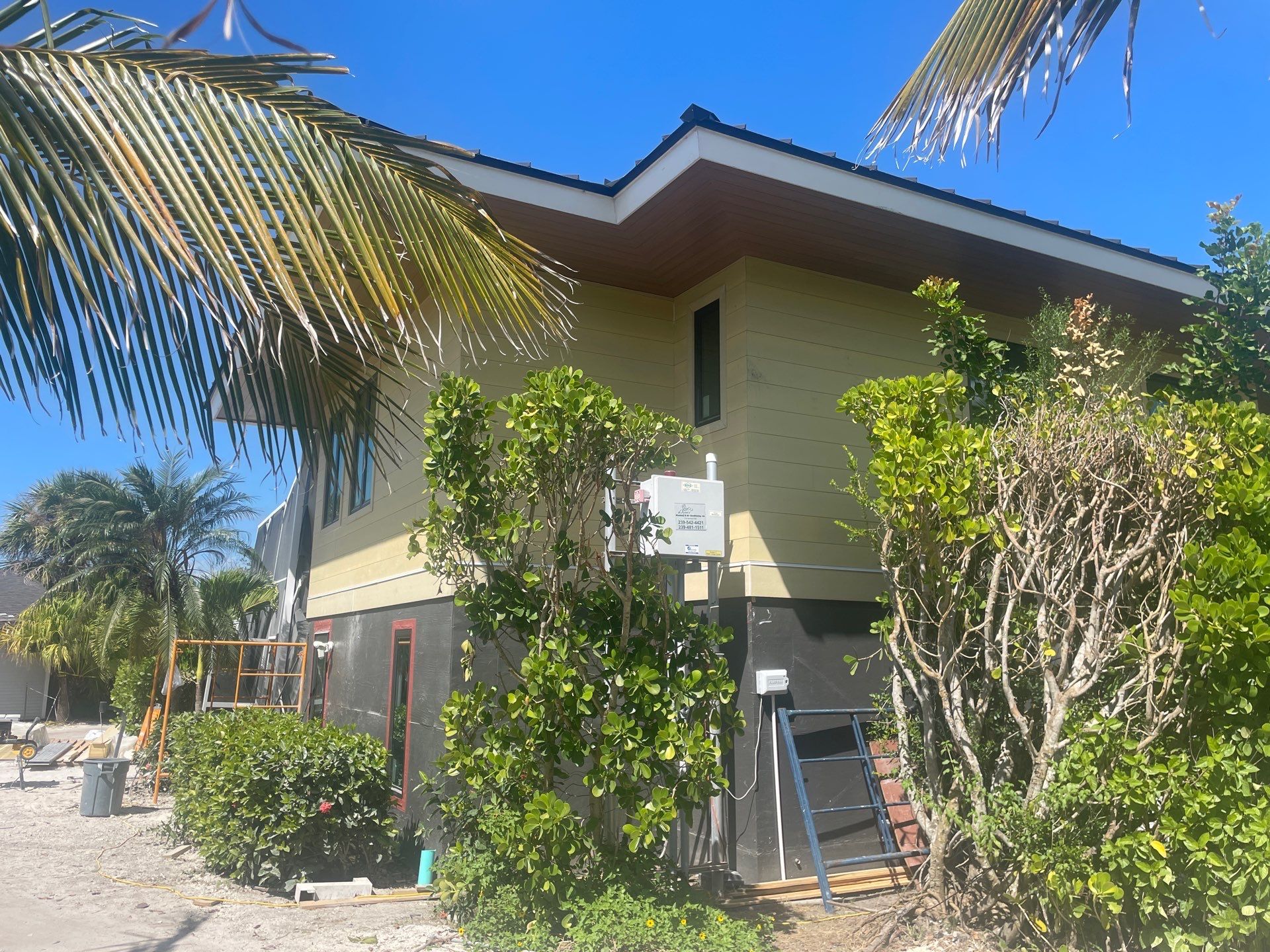 7-Inch Smooth Box Seamless Gutters using Seamless Gutters and Metal Fascia in Sanibel FL by Gutter Professors