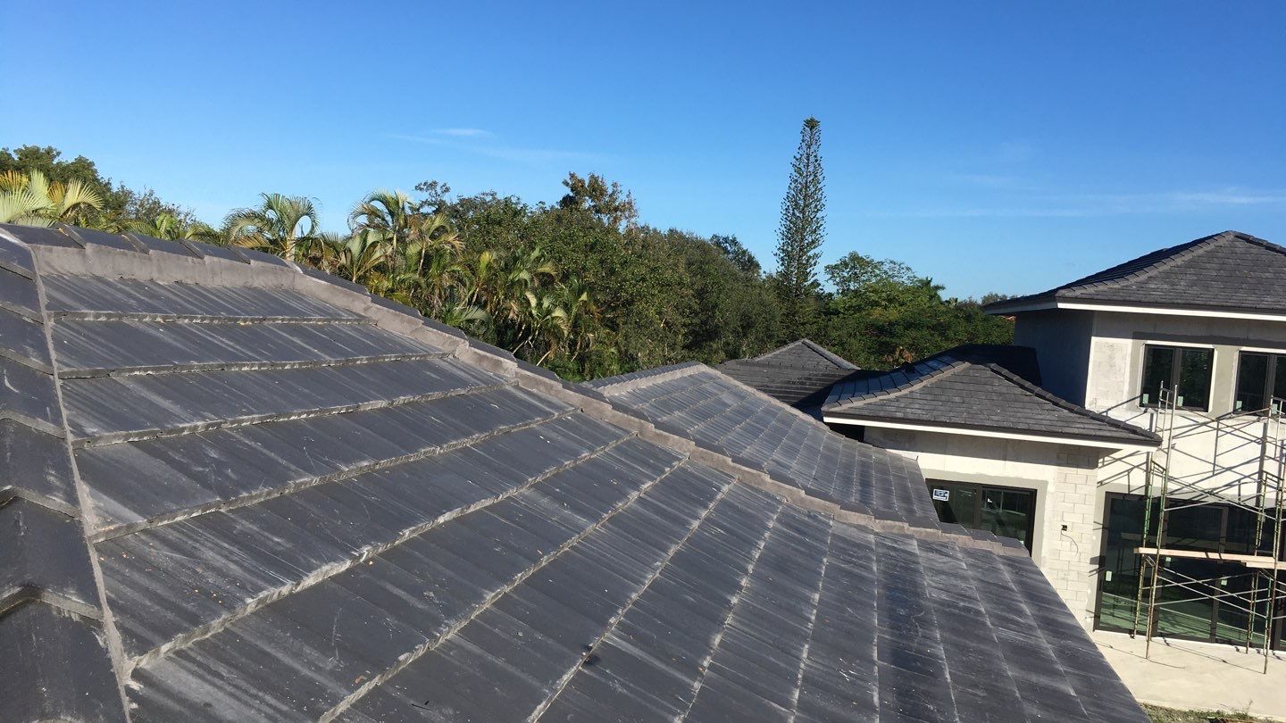 Crown Windsor Slate - Charcoal Black Color by Istueta Roofing