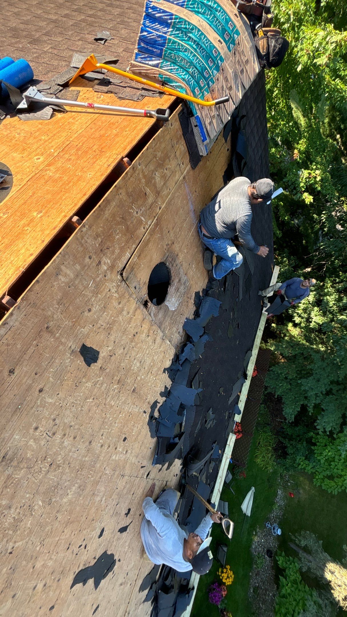 Roof Replacement using CertainTeed Landmark Weathered Wood by 180 Contractors