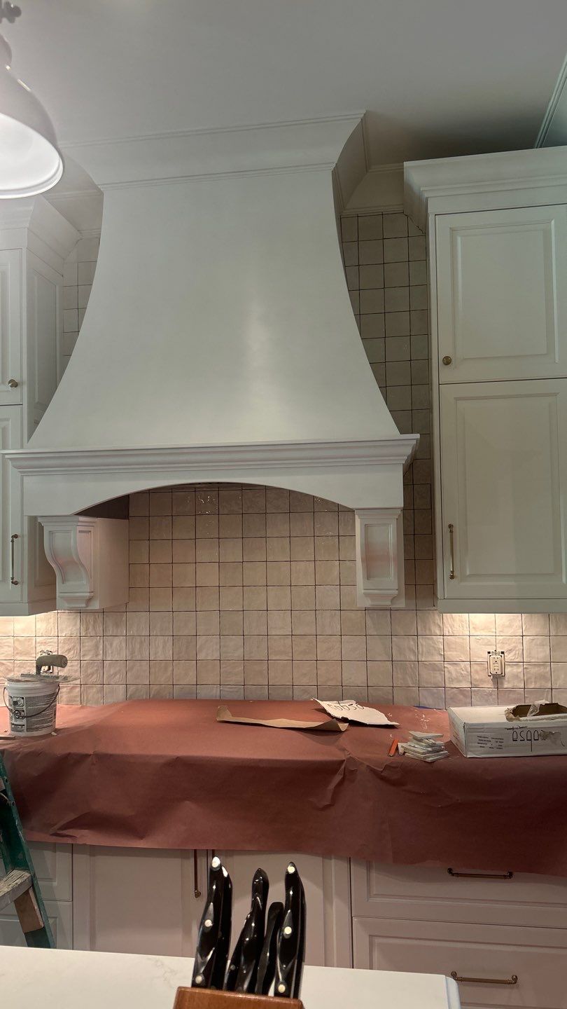 Brentwood Backsplash by Footprints Floors of Nashville
