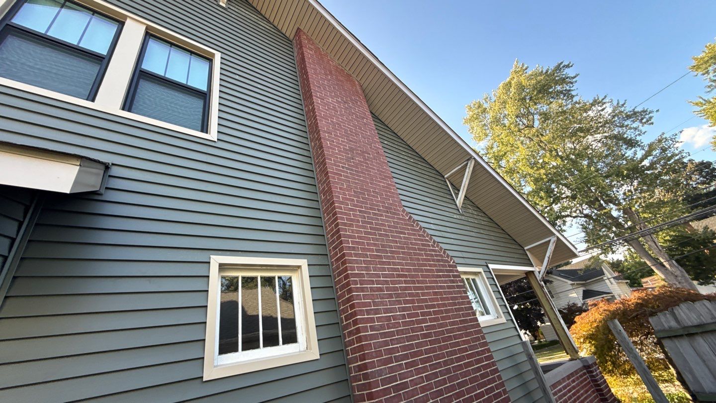 Siding Replacement using Alside Charter Oak D4.5" Deep Moss by 180 Contractors