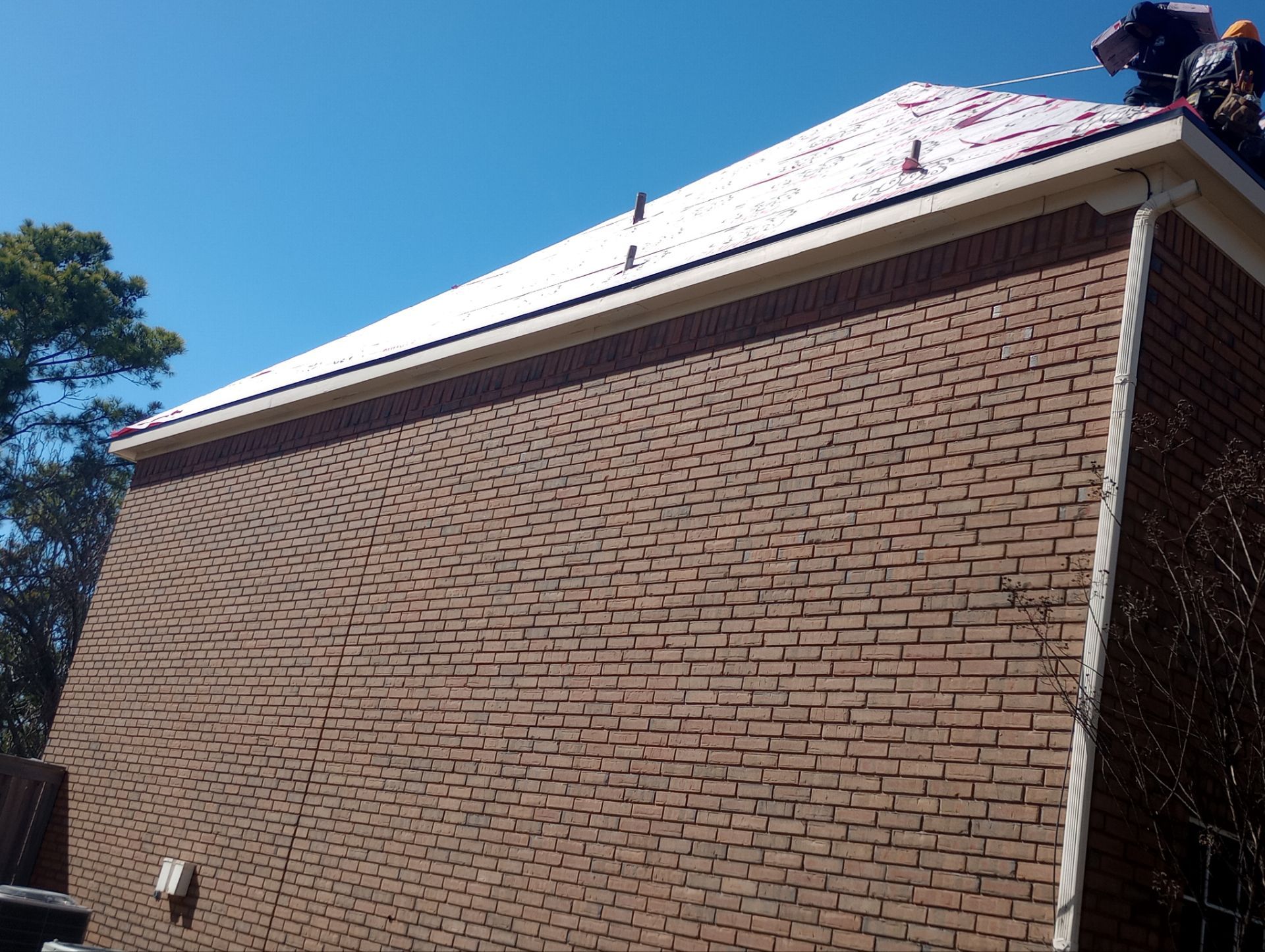 Residential Roofing Installation using Owen's Corning Duration (Lifetime) Shingles by Roof Repair Company