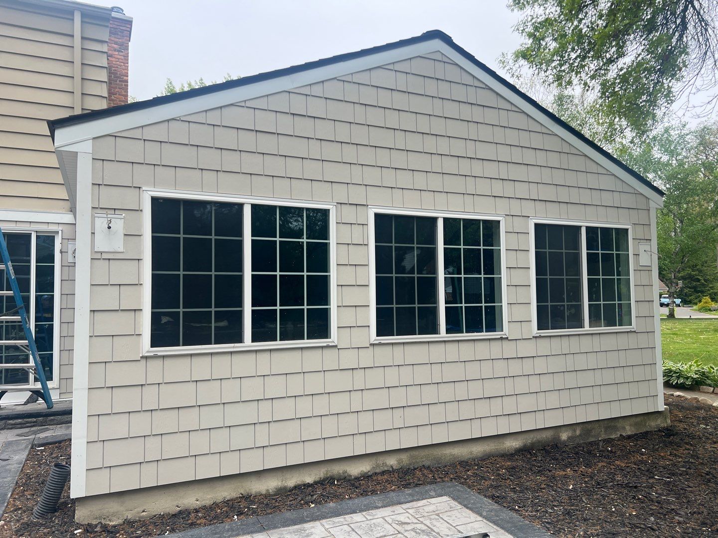 James HardieShingle Installation by Bloomfield Construction & Restoration