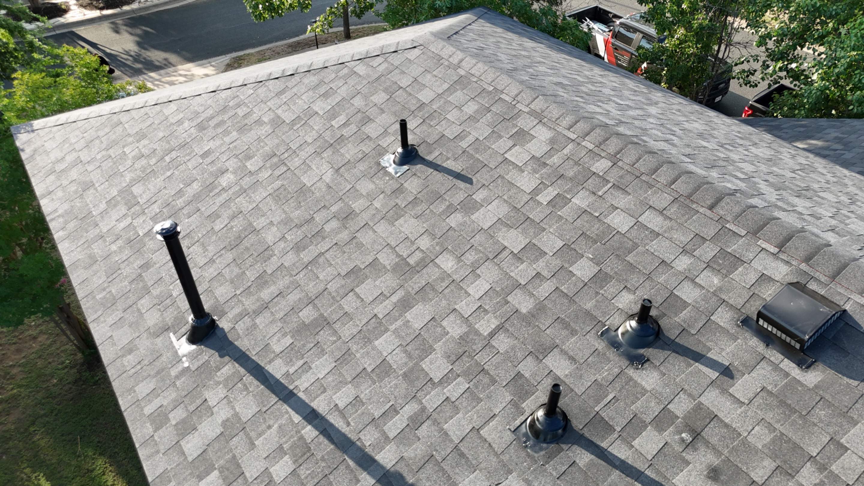 Onyx Black - Owens Corning TruDefinition Duration by RoofsOnly.com
