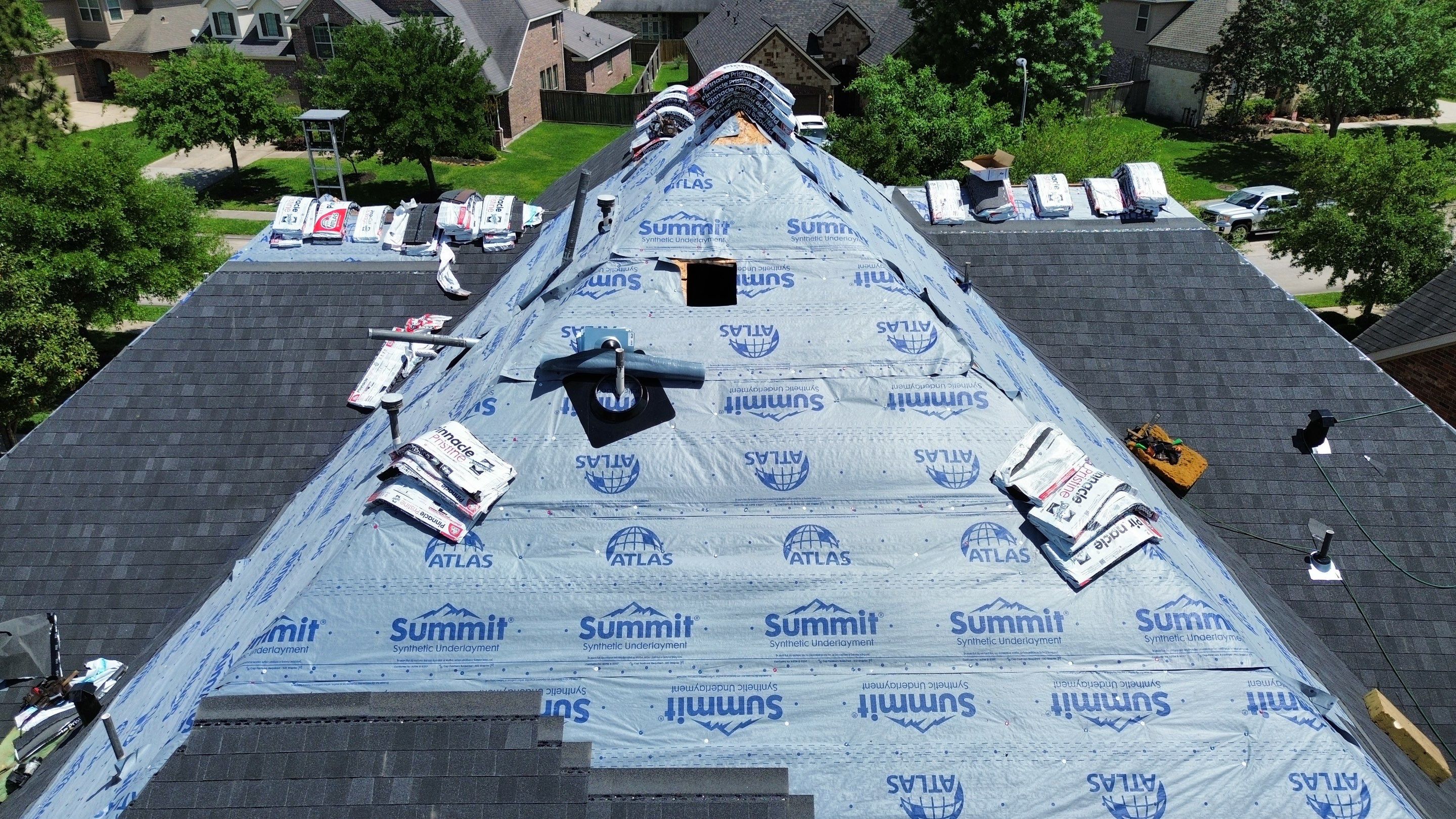 Atascocita Roof Installation using Atlas Pinnacle Pristine by Modern BYLT Roofing & Construction
