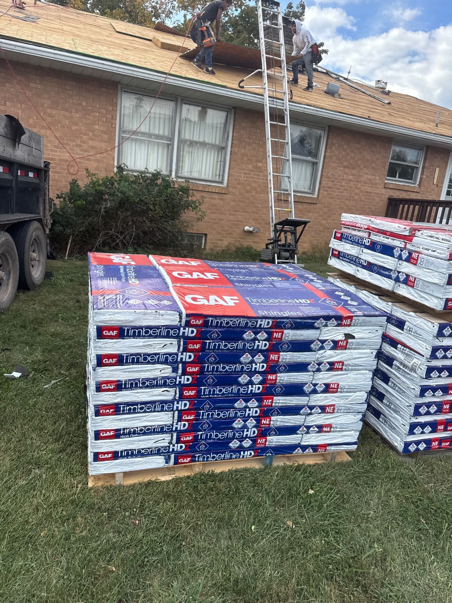 Residential Roofing Installation using GAF Timberline HDZ Charcoal by Rainstoppers Roofing