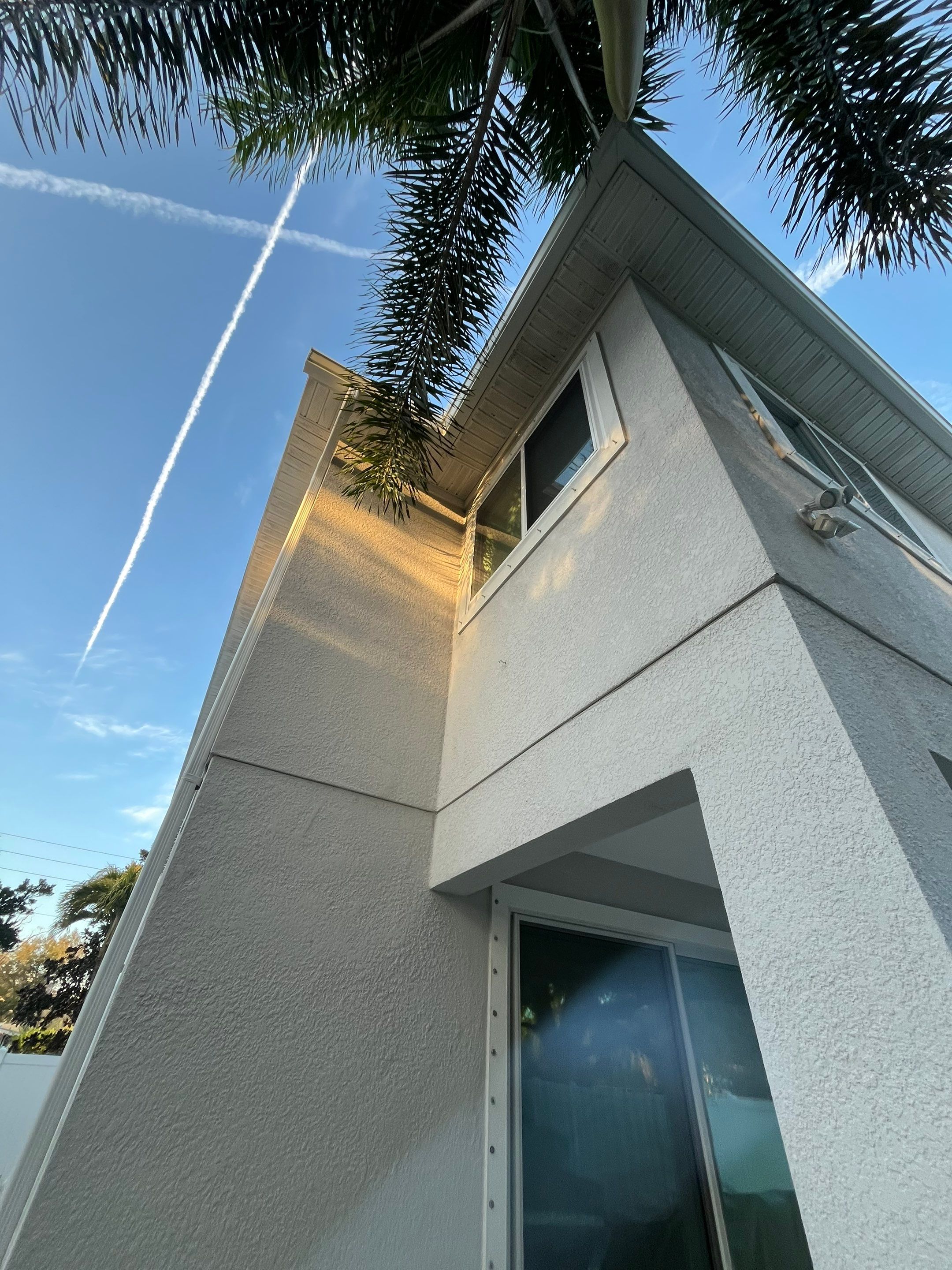White K Style Seamless Gutters using 6 Inch Seamless Gutters in Sarasota FL by Gutter Professors
