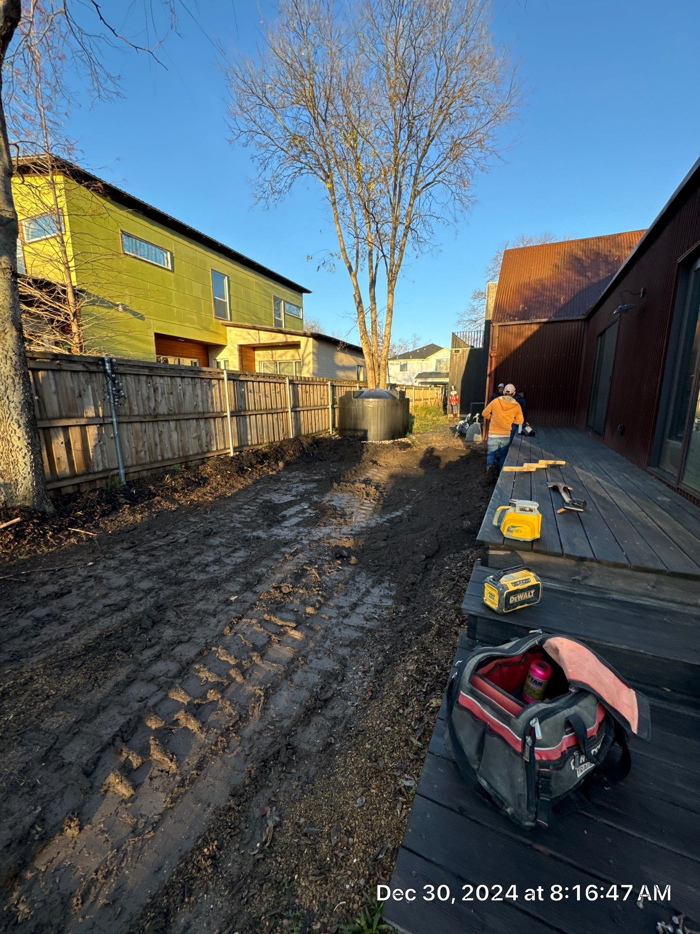 Modern Pool with Fire Wall by Pinnacle Pools and Spas - DFW