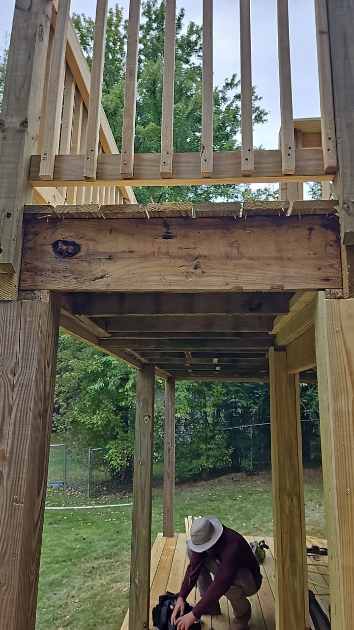 Windsor Blvd - Deck Installation by Pillar and Pine