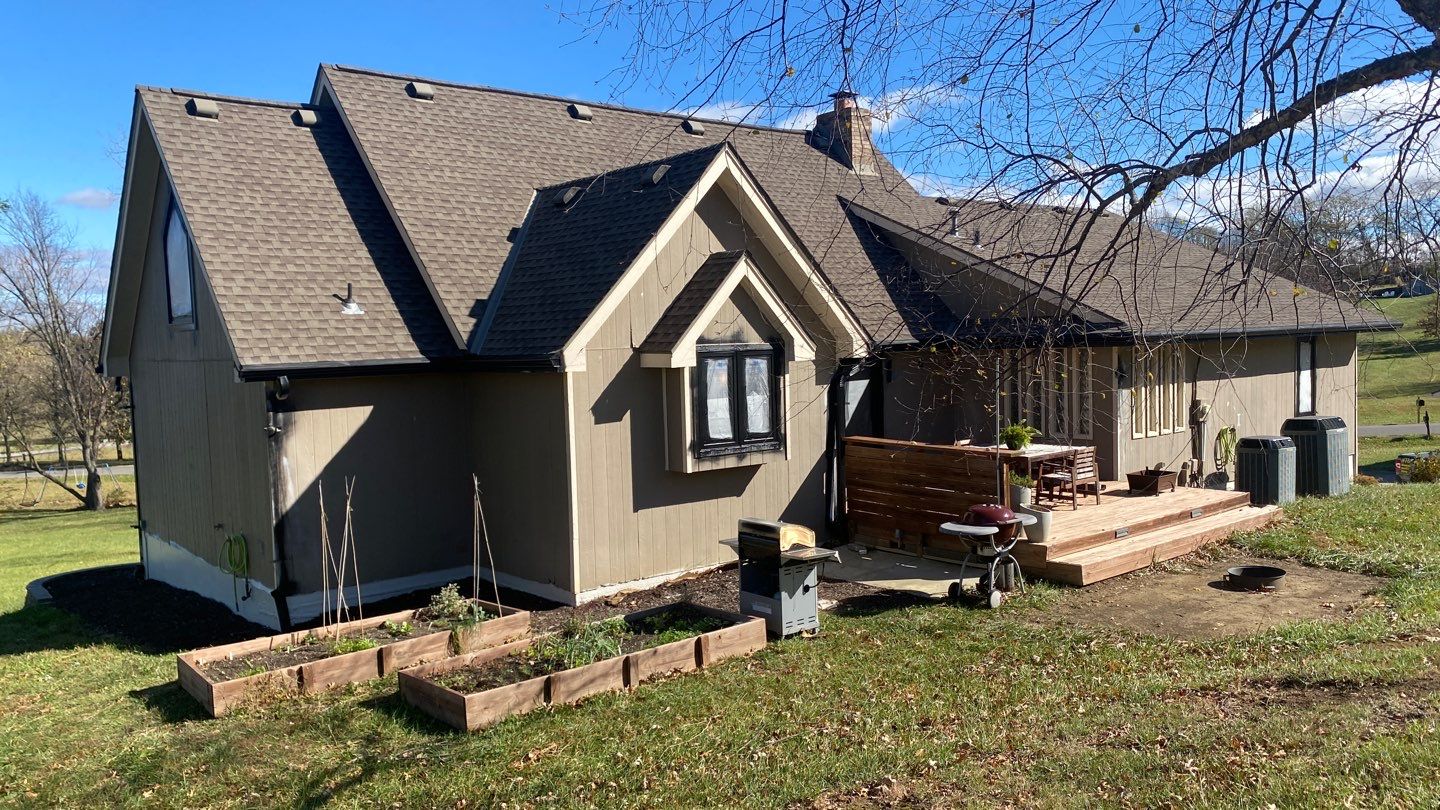 Siding Installation using Craneboard in Liberty Mo  by EEC  Windows, Siding & Roofing 